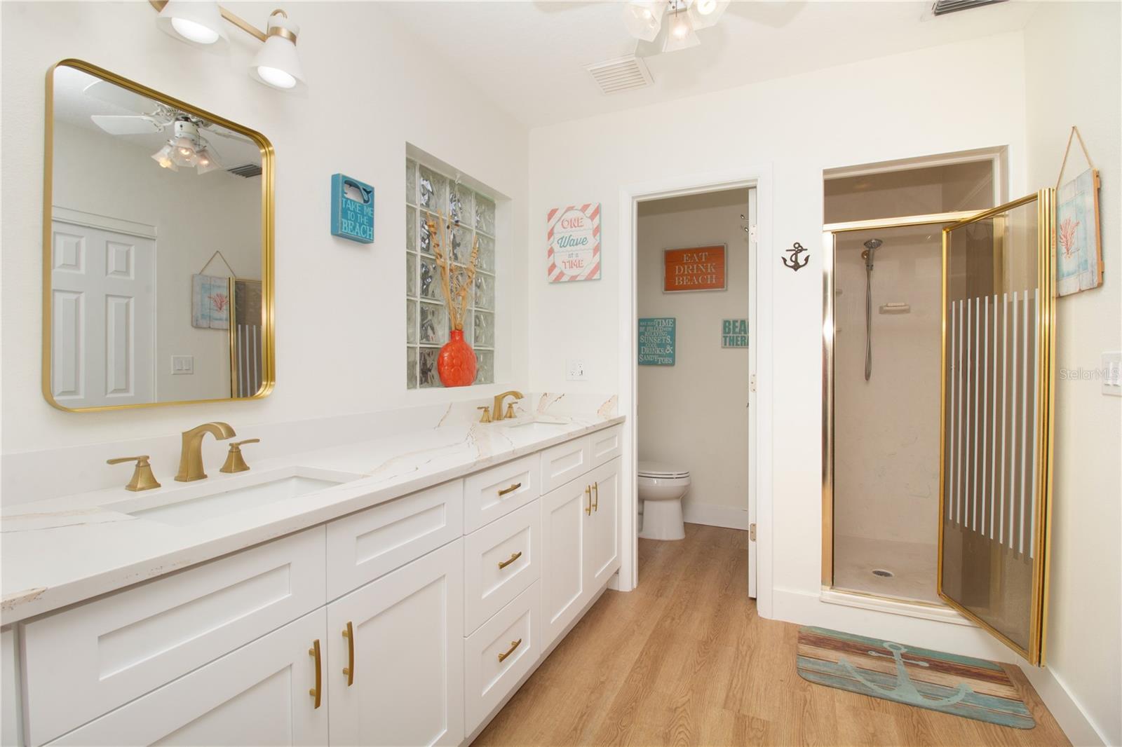 318 CIRCLE DR — photo 30