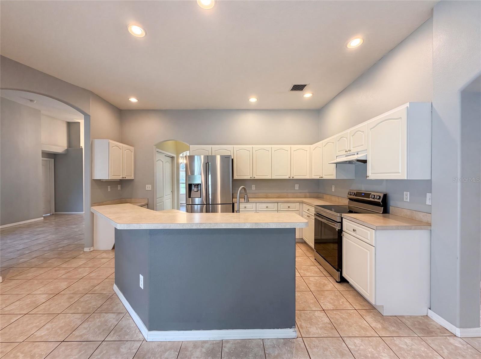 222 TAYLOR BAY LN — photo 2