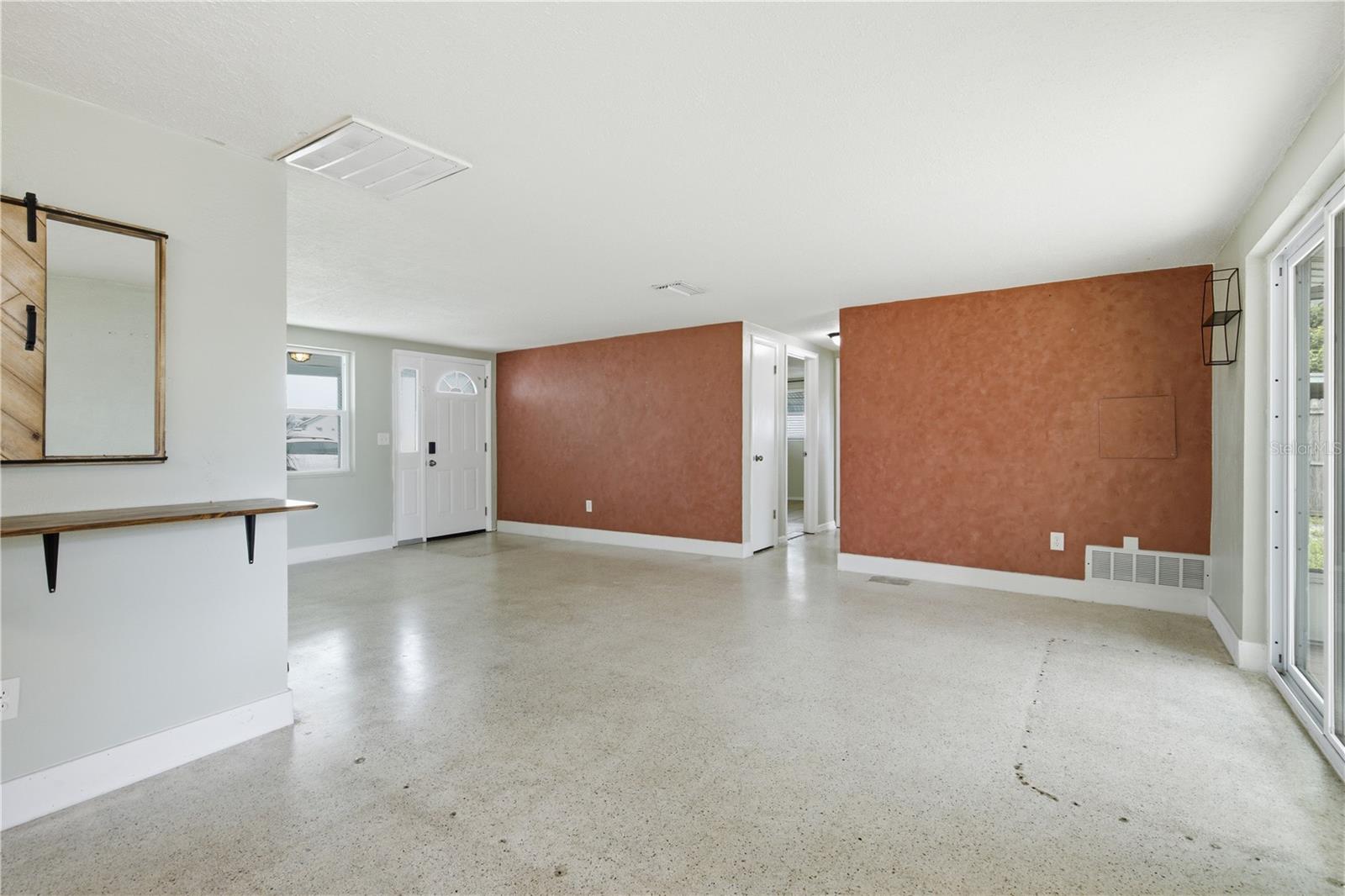 2051 PEGGY DR — photo 25