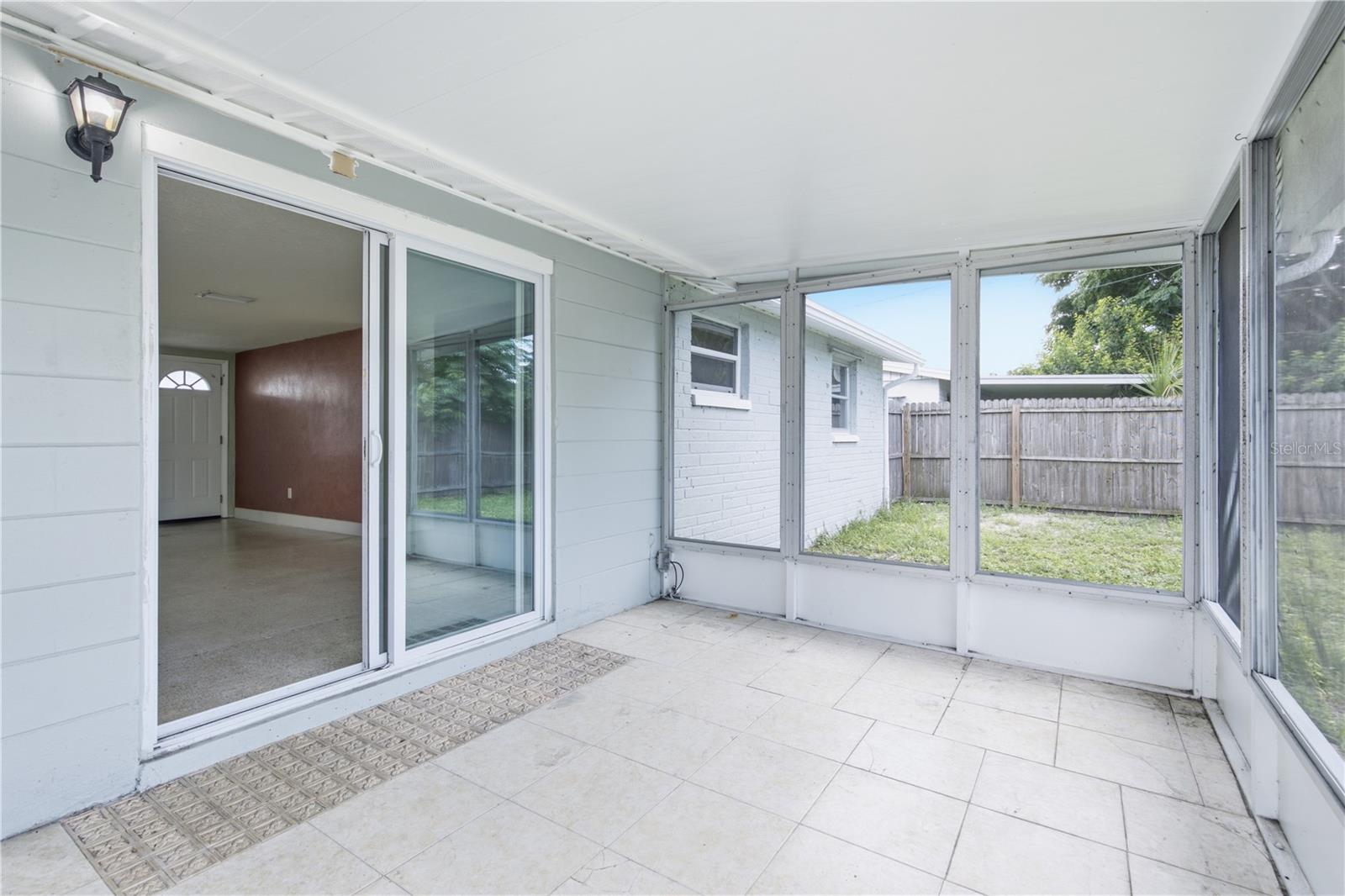 2051 PEGGY DR — photo 23
