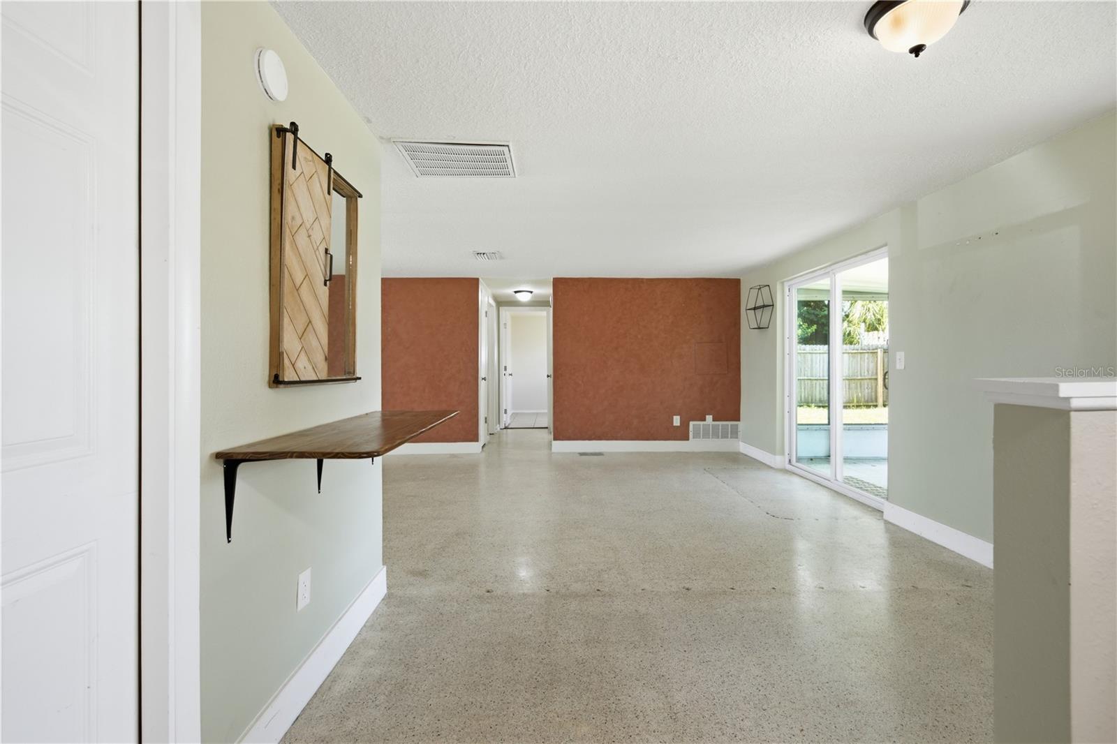 2051 PEGGY DR — photo 7