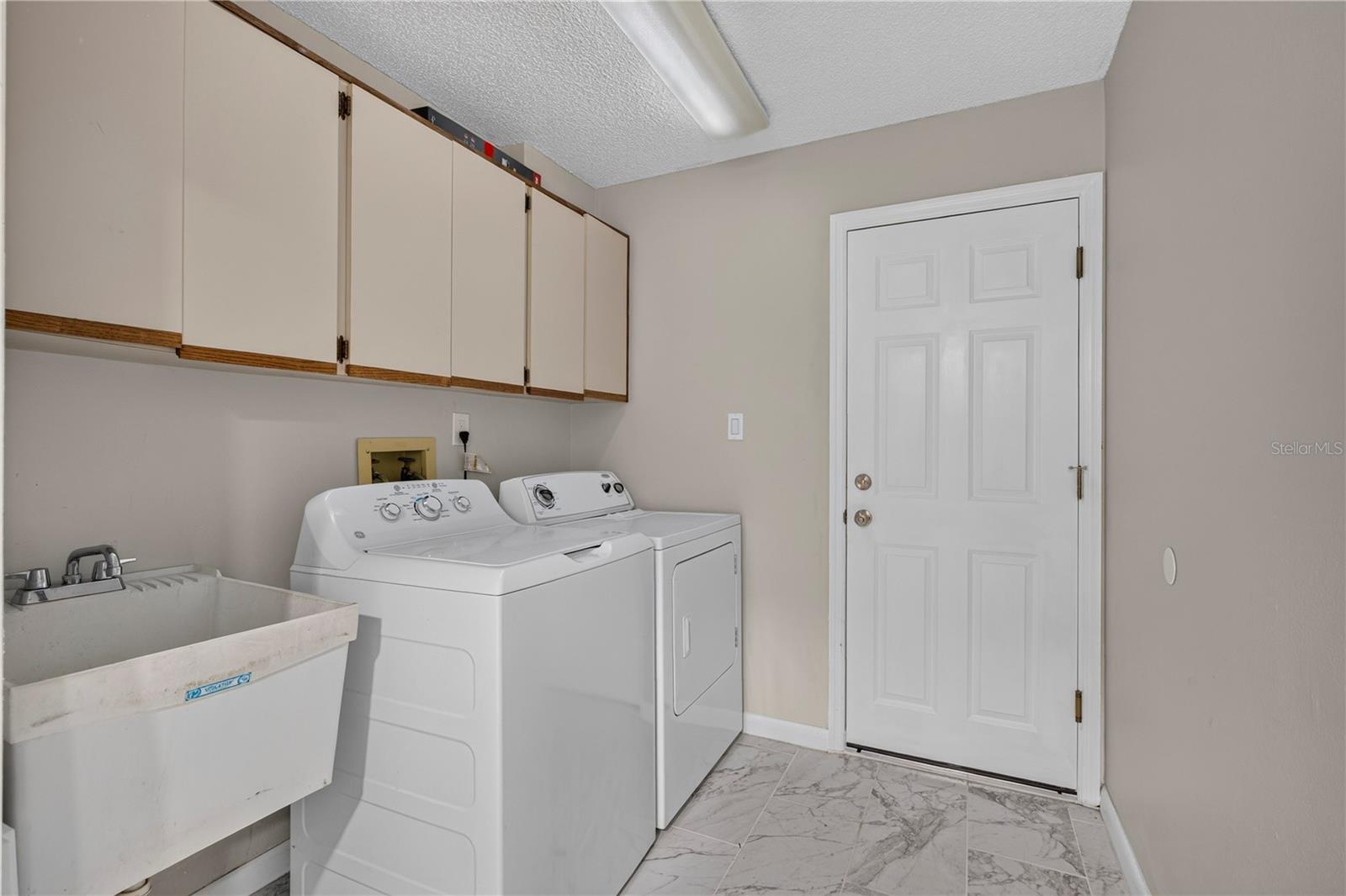 4831 BLUE JAY CIR — photo 30