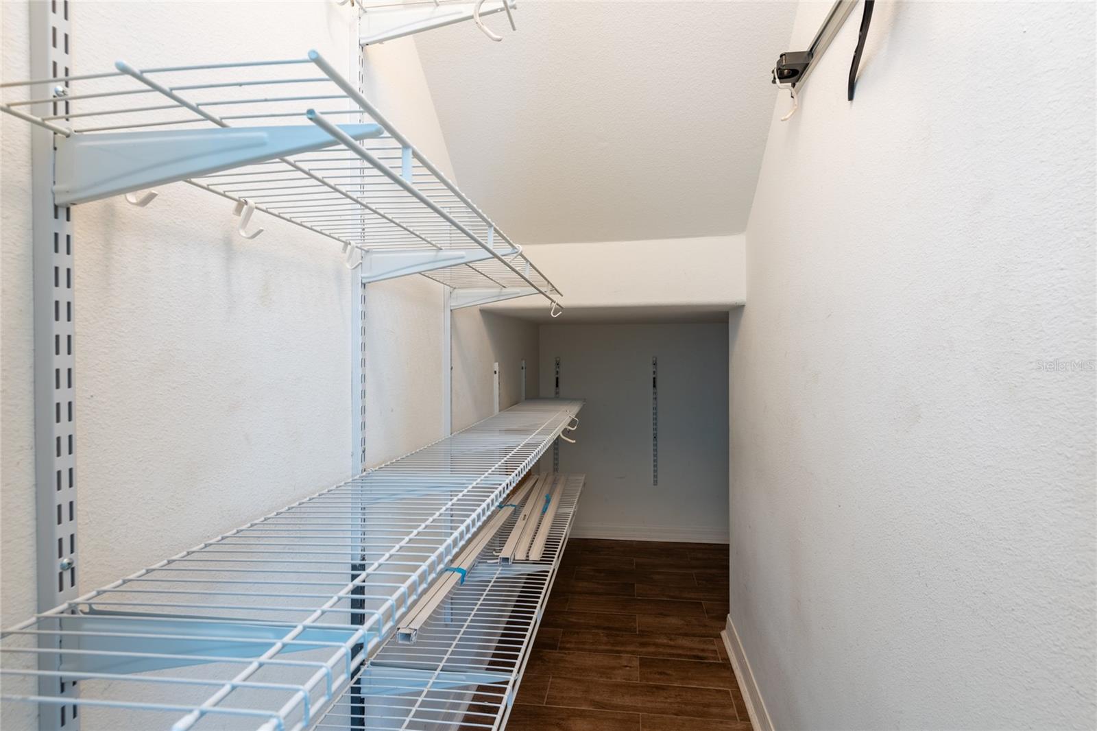10907 GOLDEN SILENCE DR — photo 10