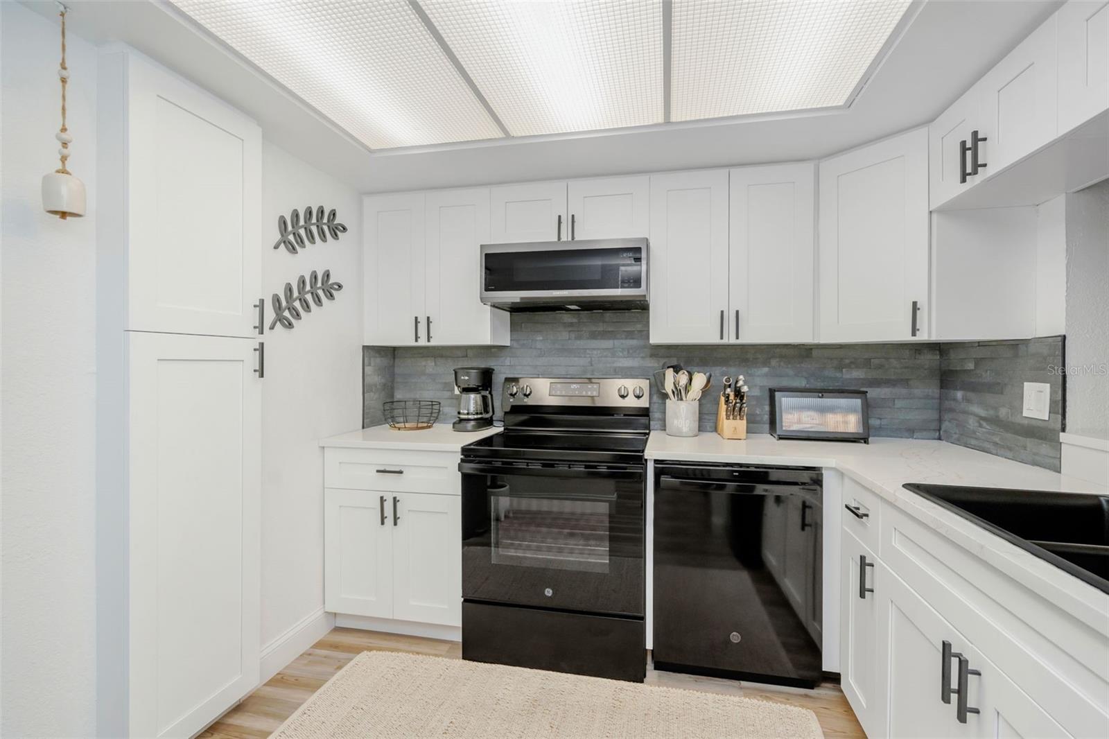 2614 COVE CAY DR #102 — photo 6
