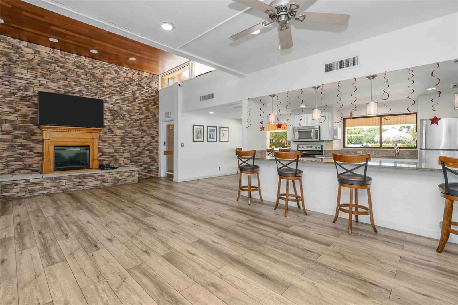 2614 COVE CAY DR #102 — photo 28