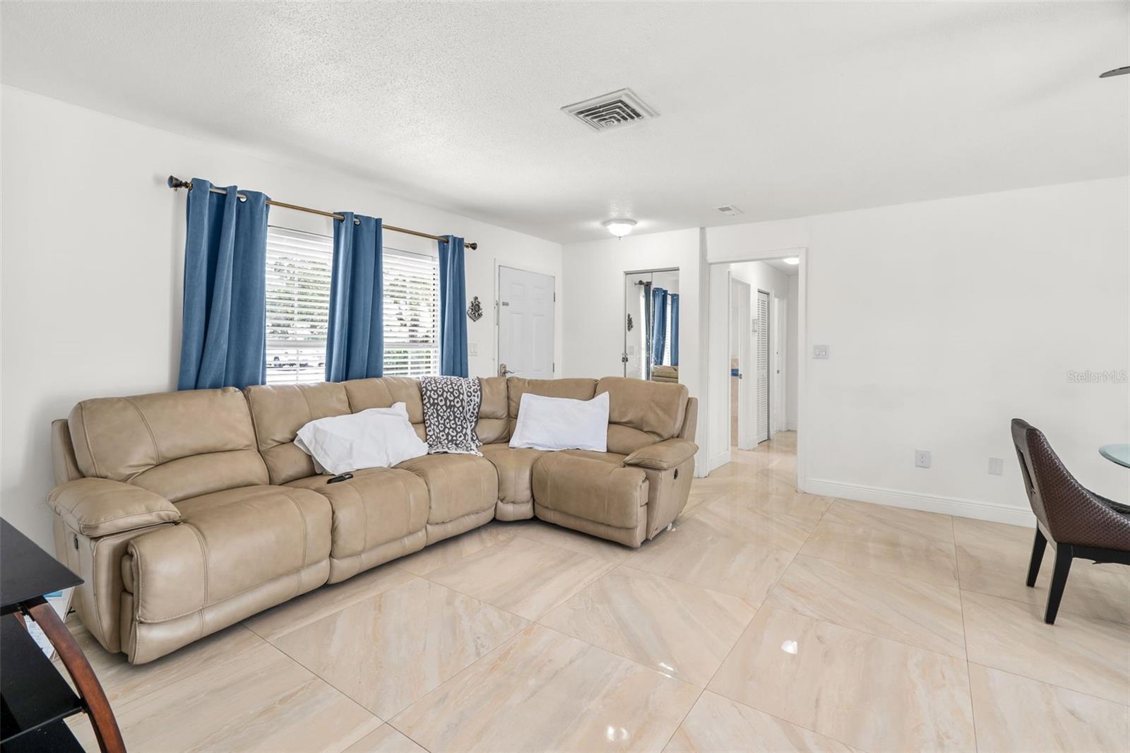 537 MELODY CIR — photo 6