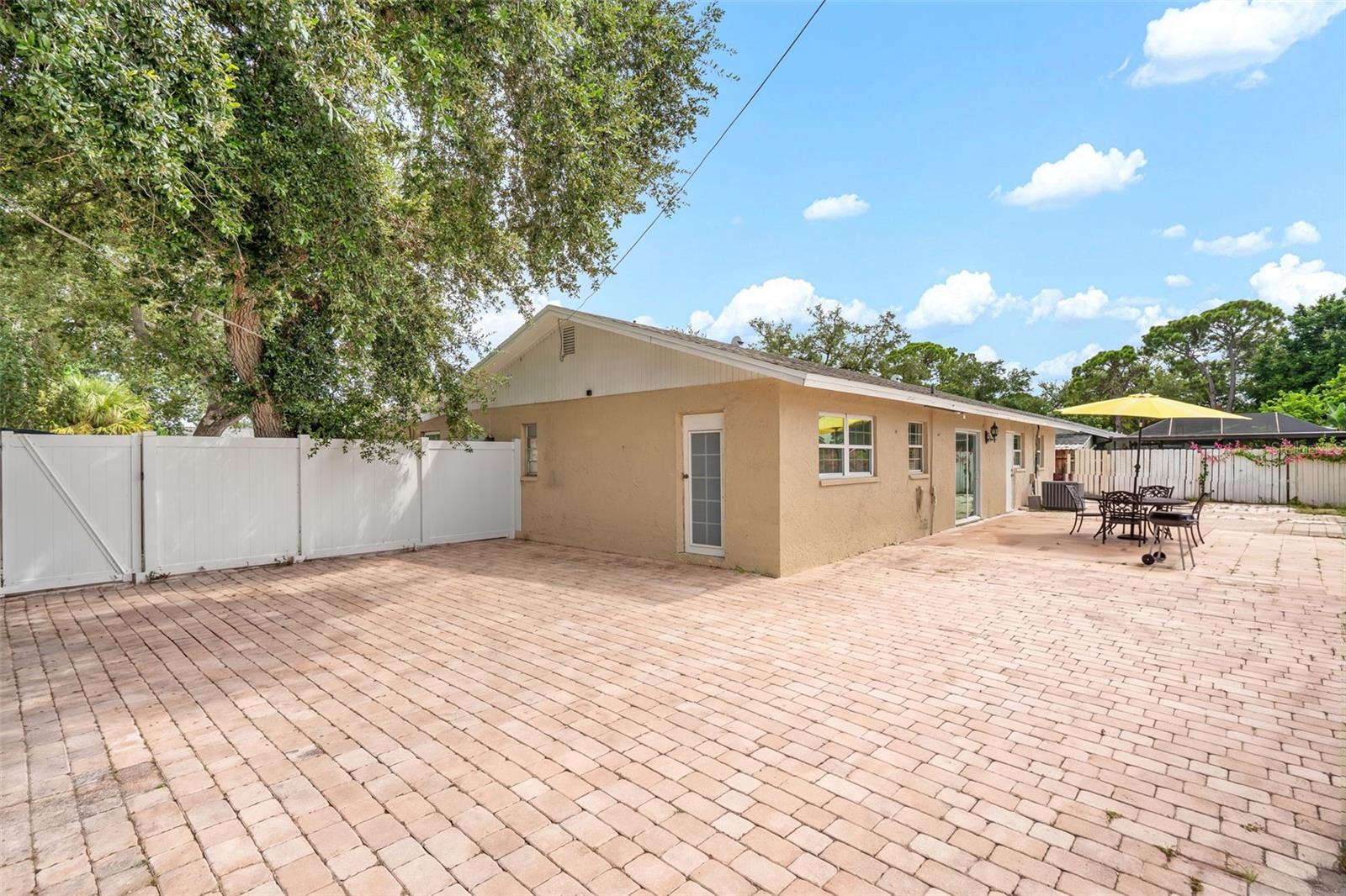 537 MELODY CIR — photo 4
