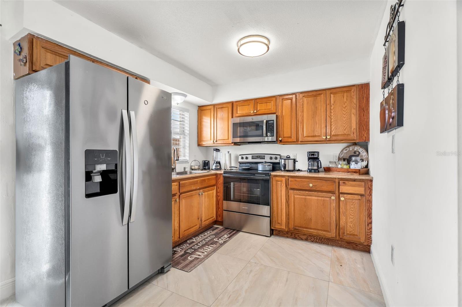 537 MELODY CIR — photo 13