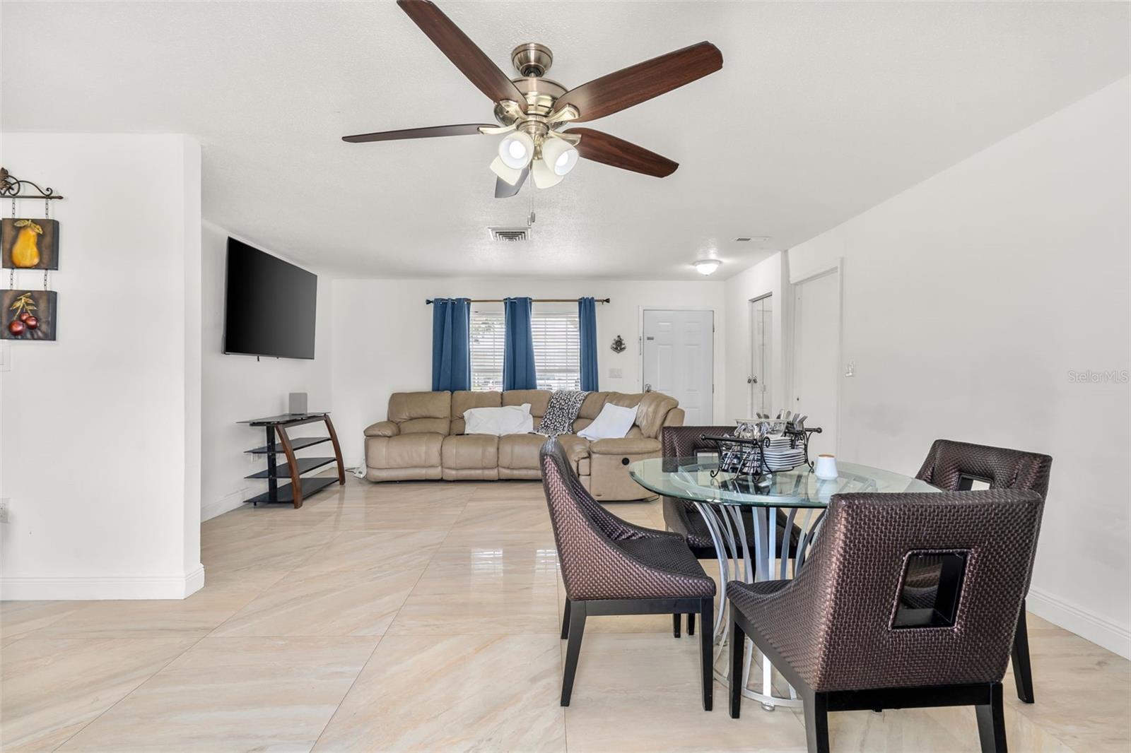 537 MELODY CIR — photo 8