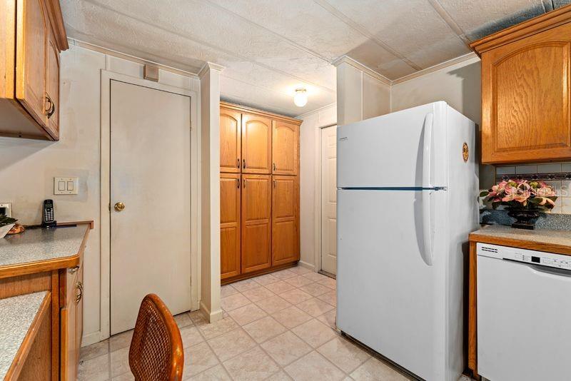 9001 SHELDON WEST DR — photo 4