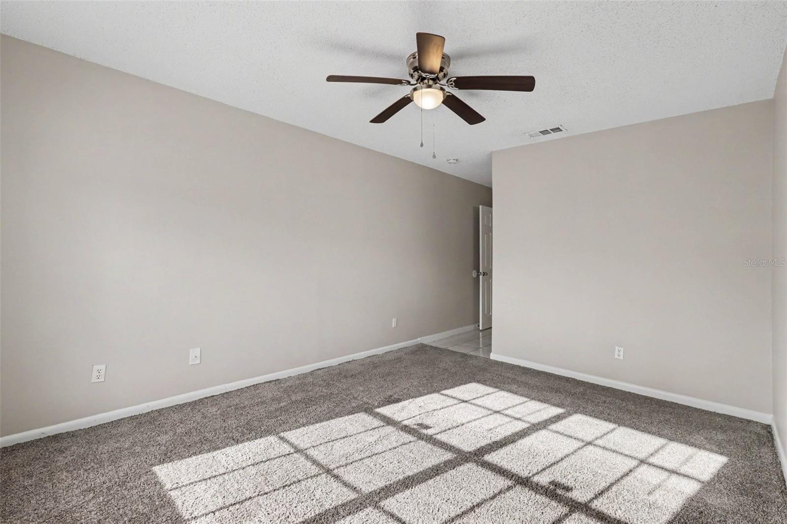 301 REGAL PARK DR — photo 15