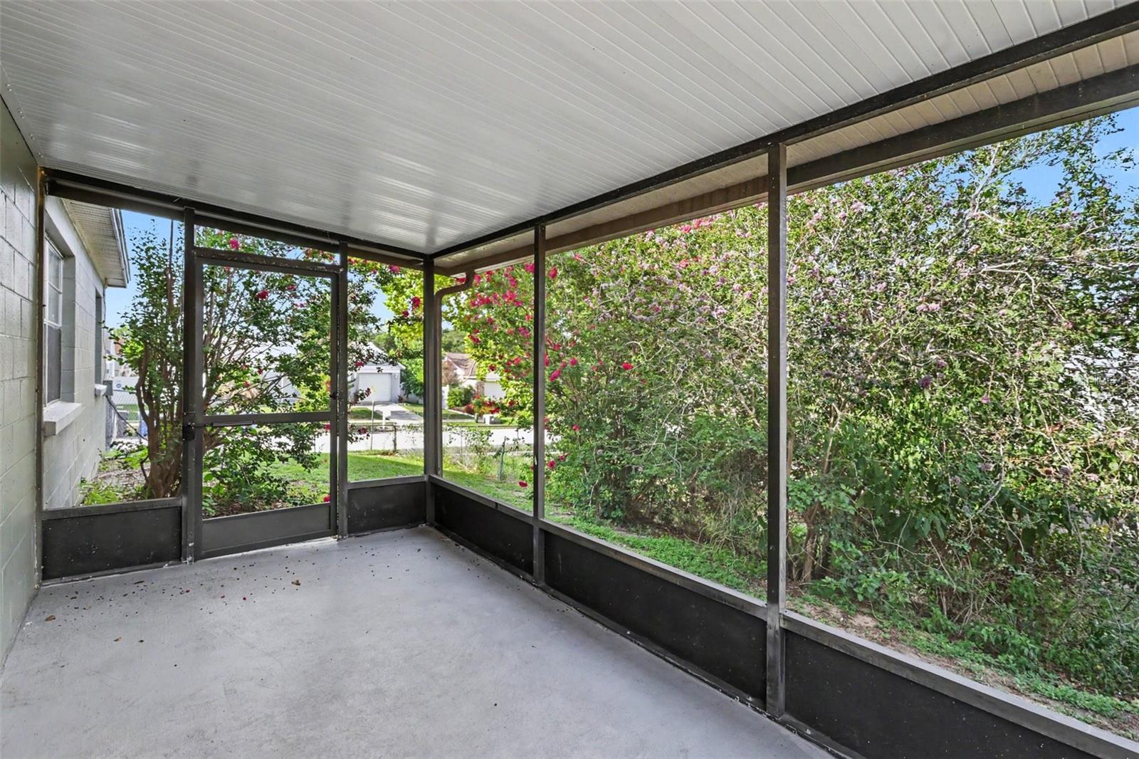 301 REGAL PARK DR — photo 20