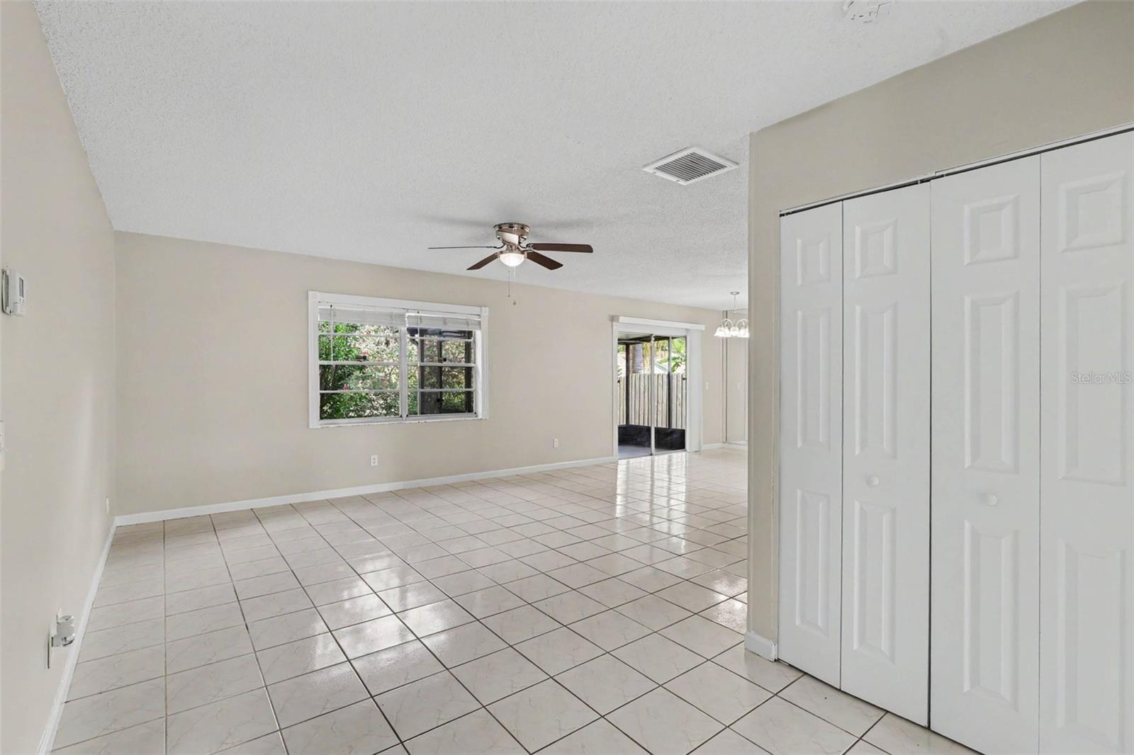 301 REGAL PARK DR — photo 8