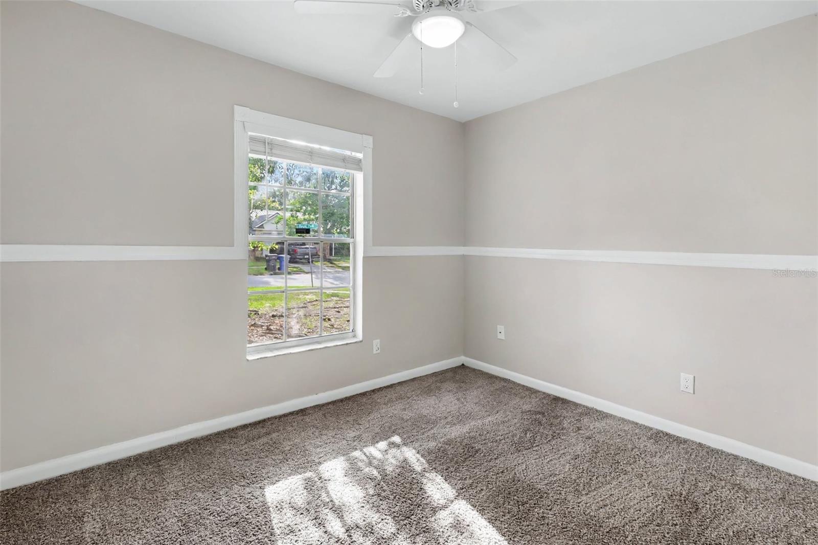 301 REGAL PARK DR — photo 16