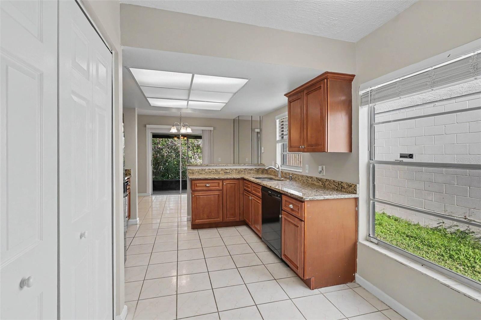 301 REGAL PARK DR — photo 10