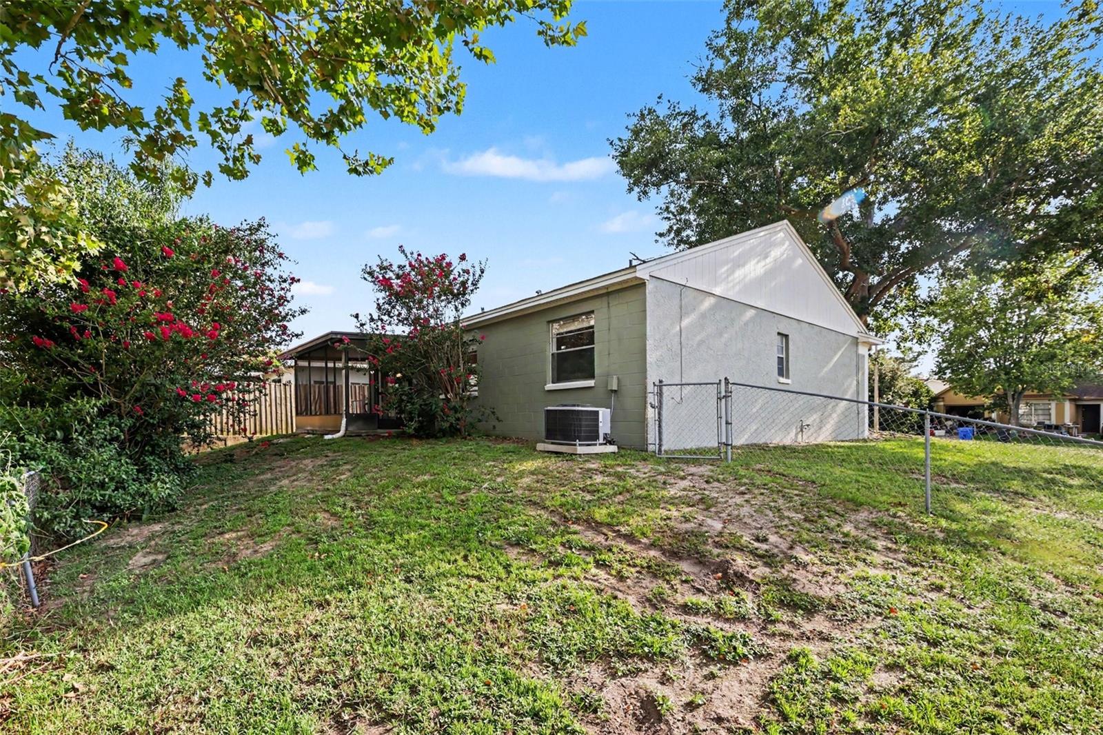 301 REGAL PARK DR — photo 21