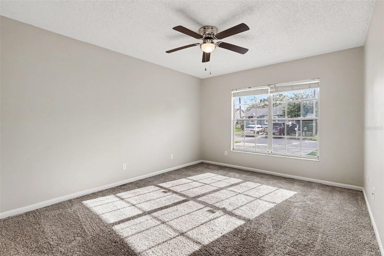301 REGAL PARK DR — photo 12