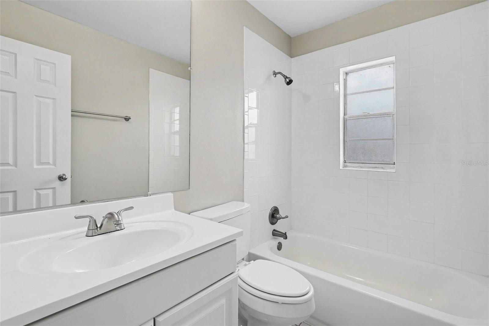 301 REGAL PARK DR — photo 18