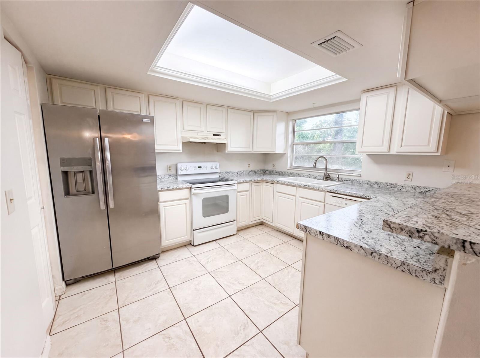 4209 E ALENE DR — photo 2