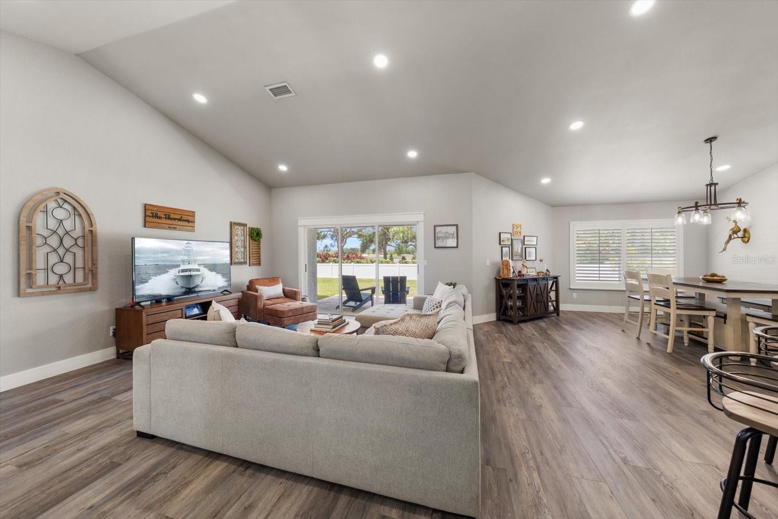668 MEHLENBACHER RD — photo 81