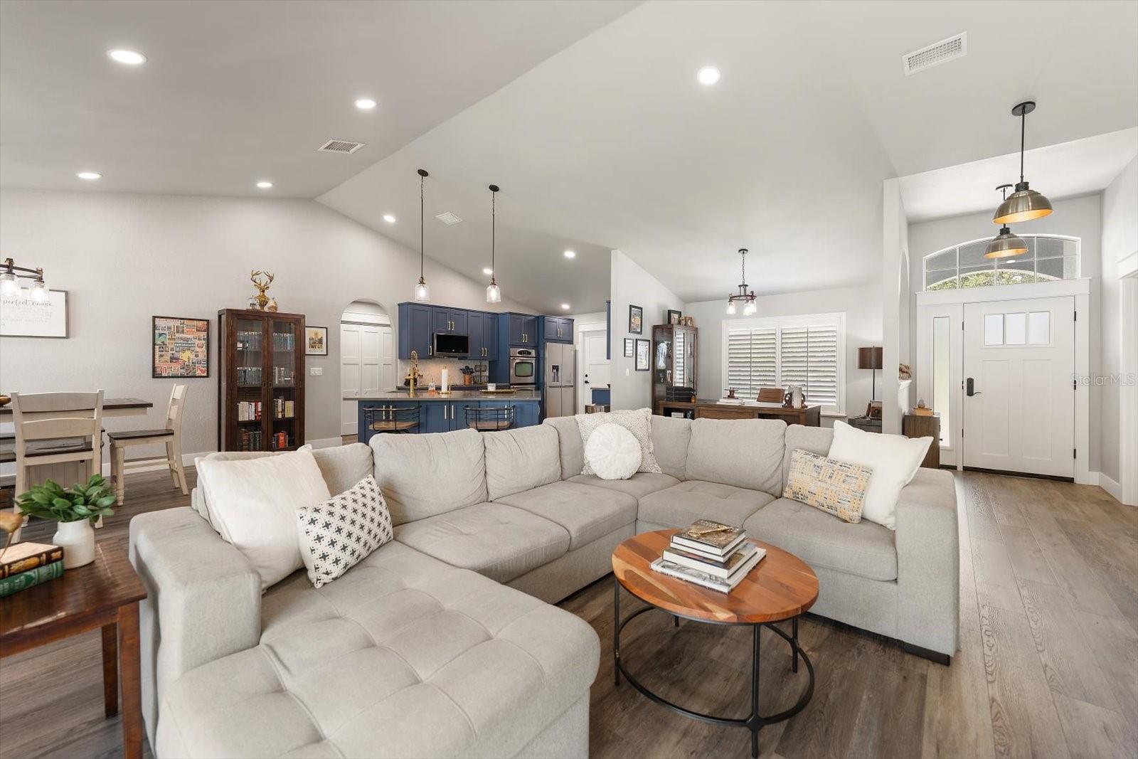 668 MEHLENBACHER RD — photo 4