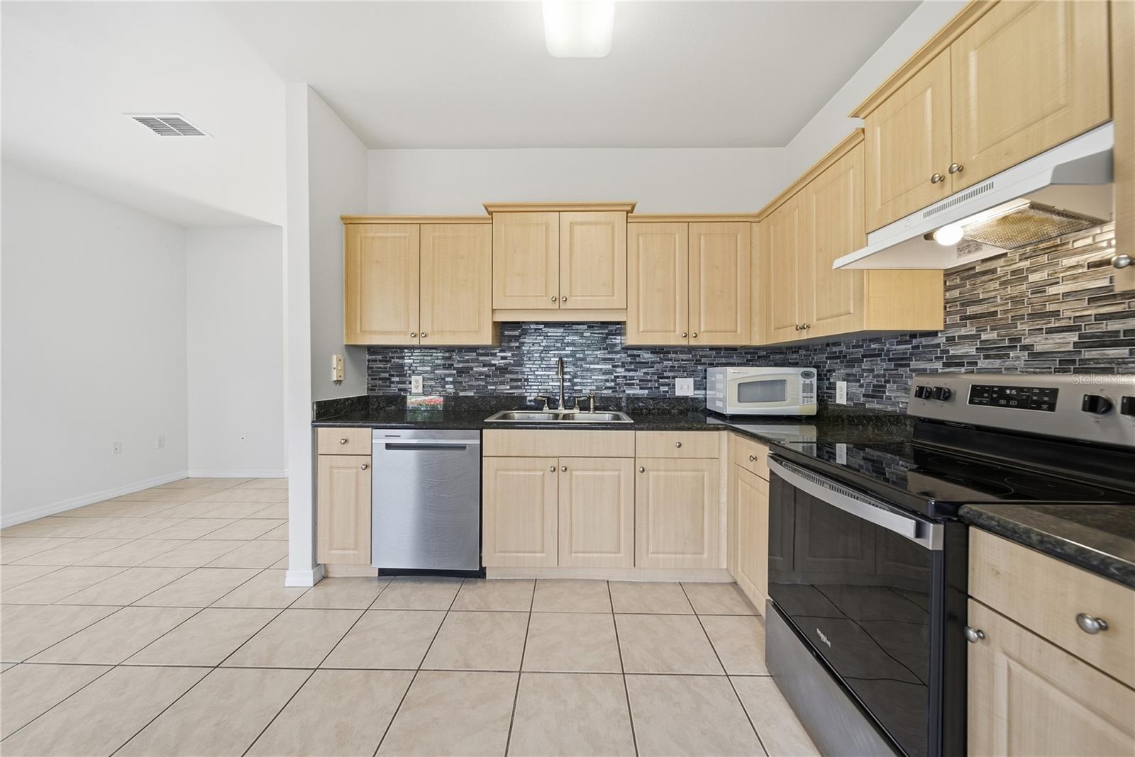 7780 PLANTATION CIR — photo 22