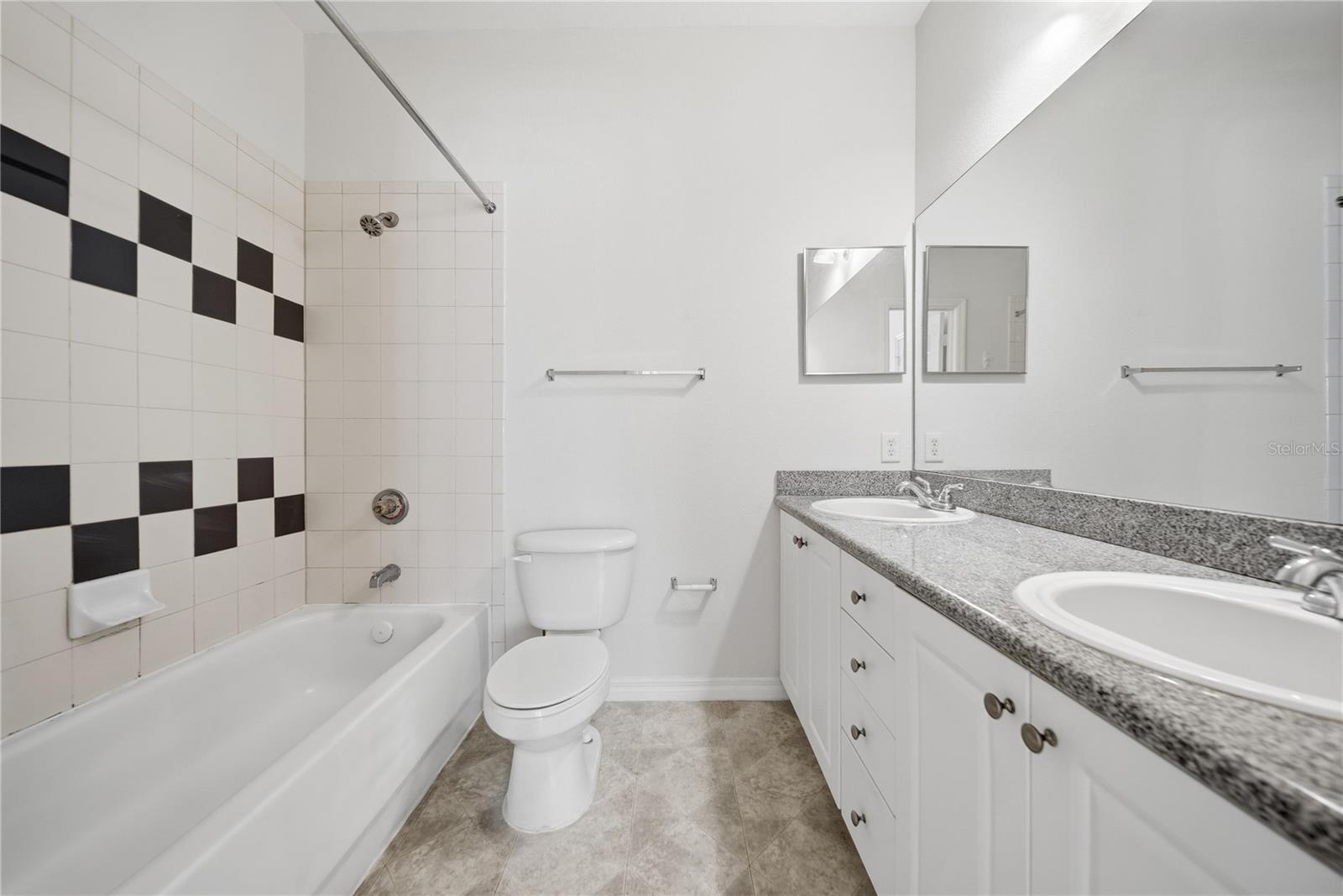 7780 PLANTATION CIR — photo 32