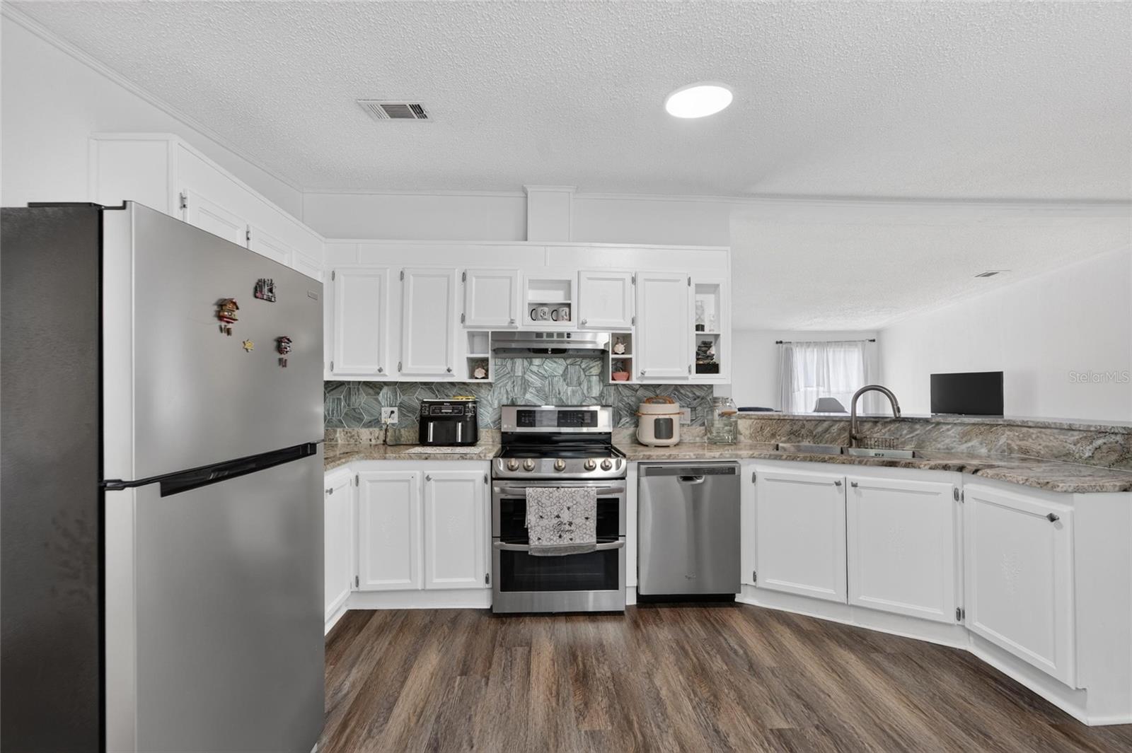 9690 JEROME DR — photo 33