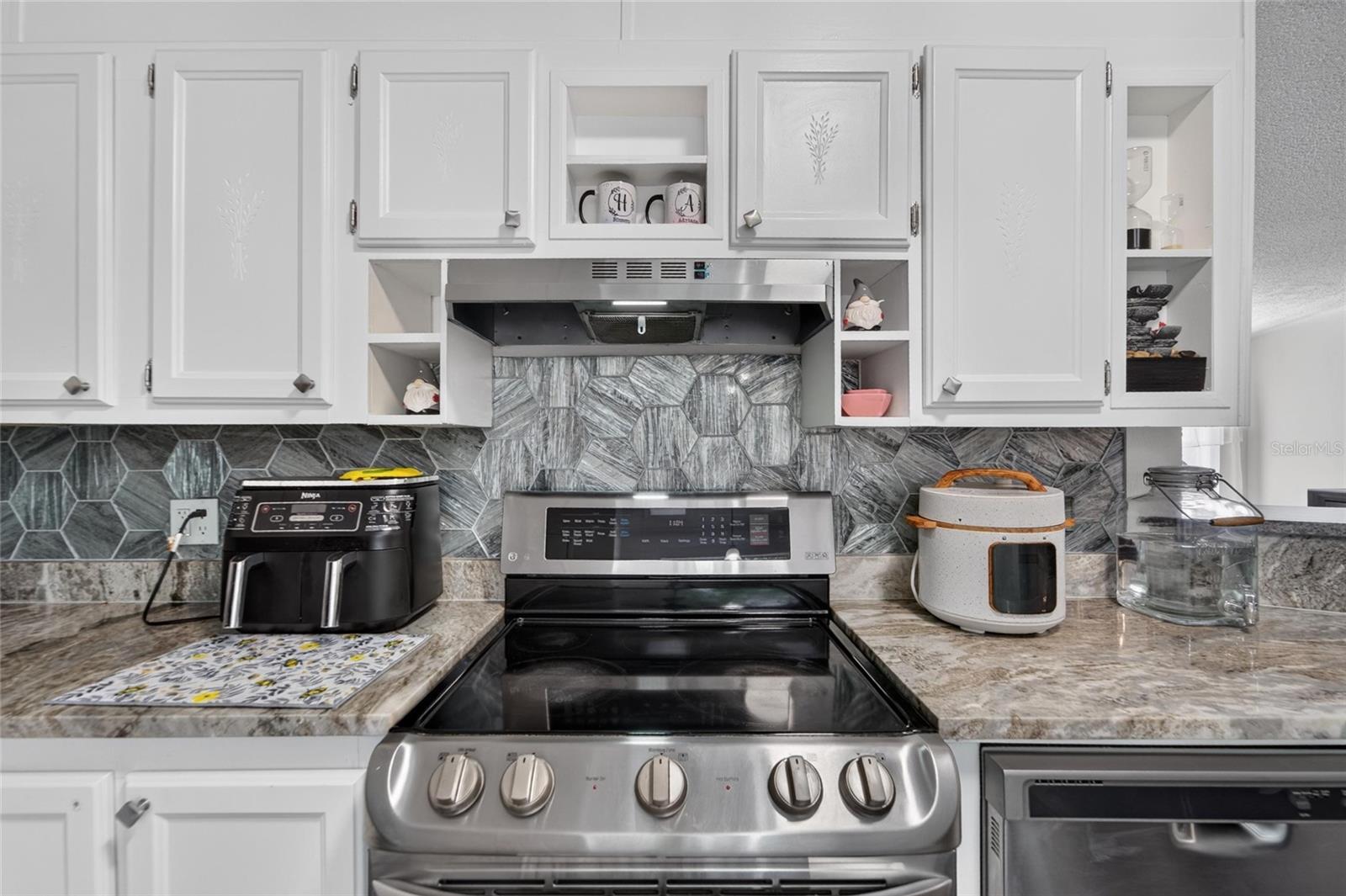 9690 JEROME DR — photo 35