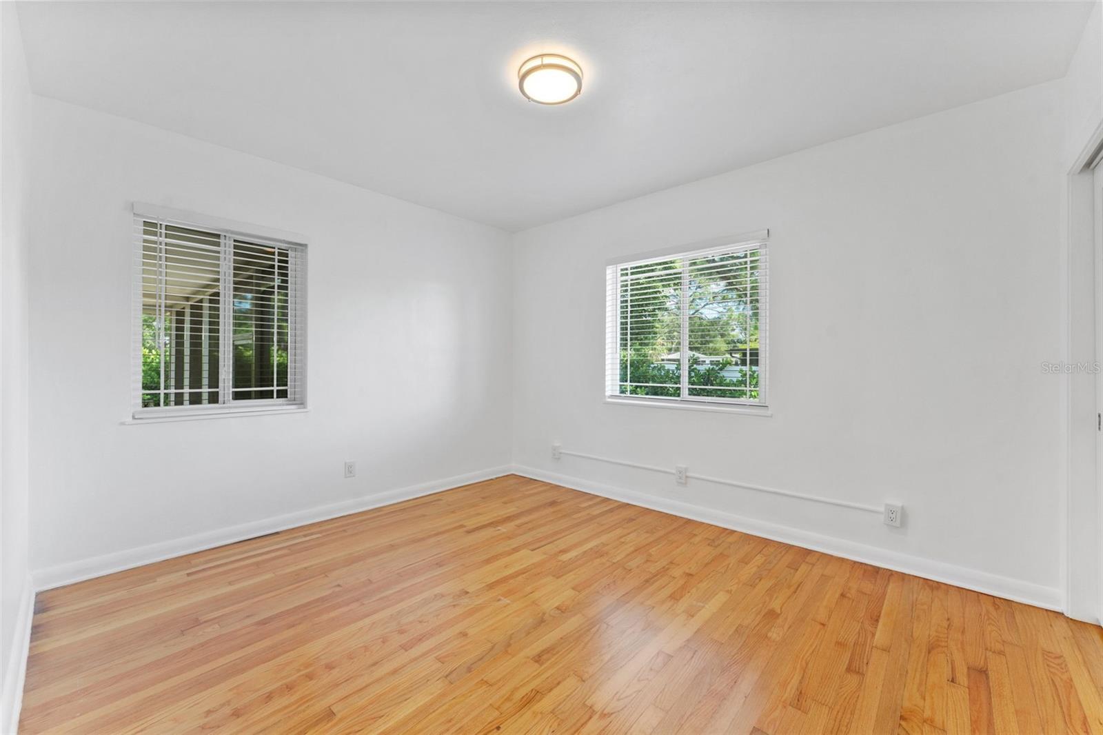 1419 TYRONE BLVD N — photo 12