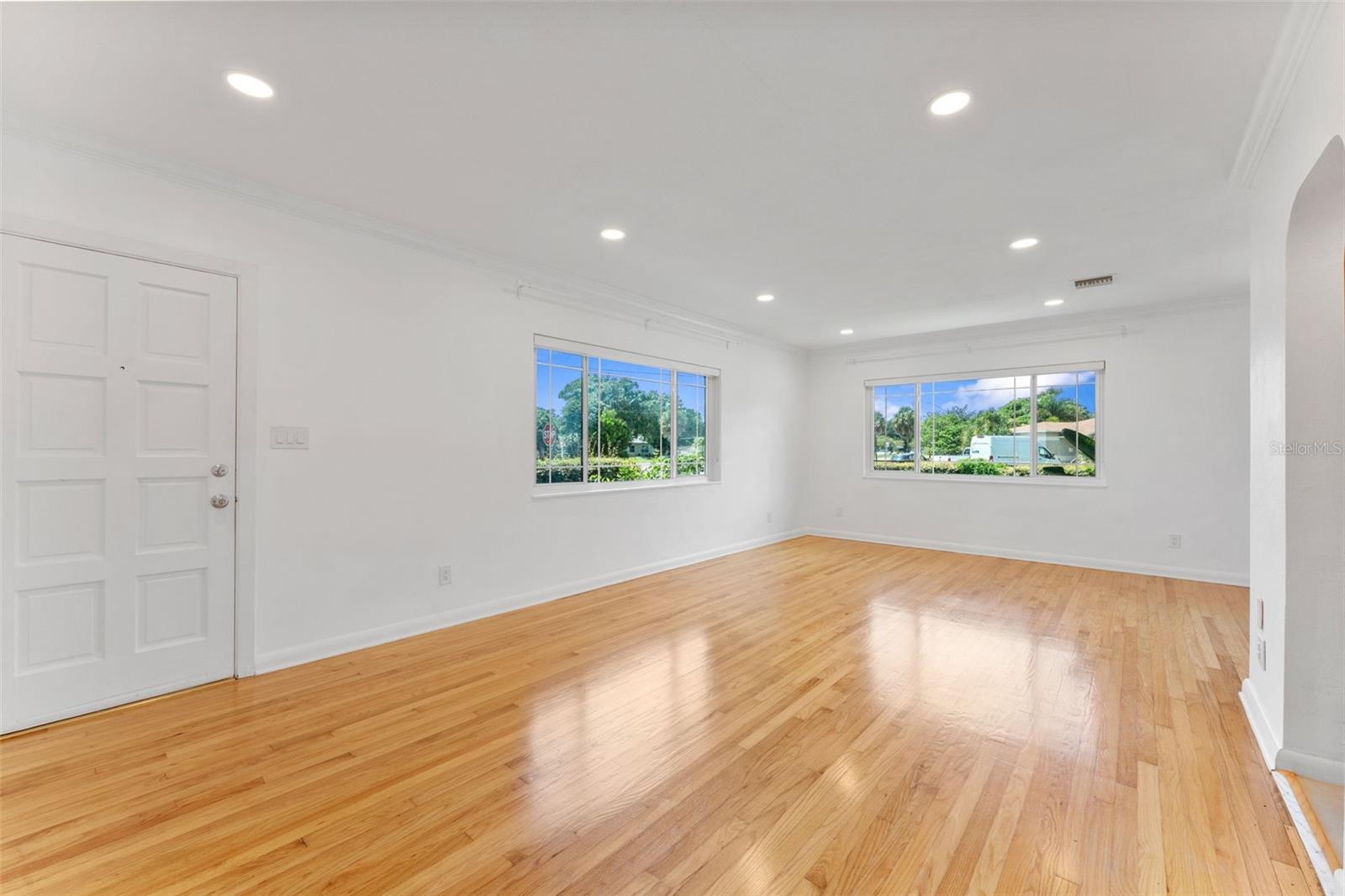 1419 TYRONE BLVD N — photo 4