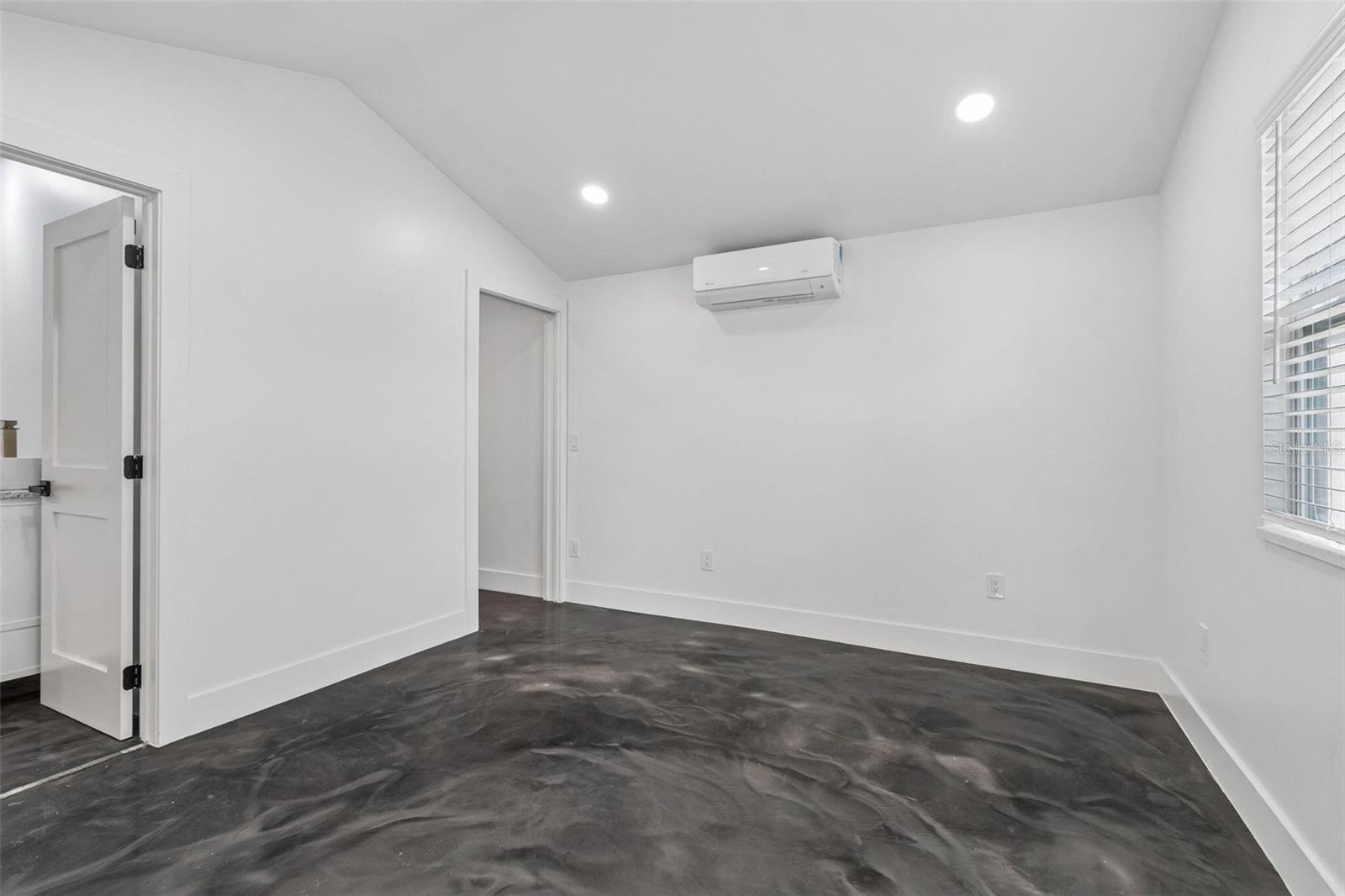 4125 GROVE — photo 10