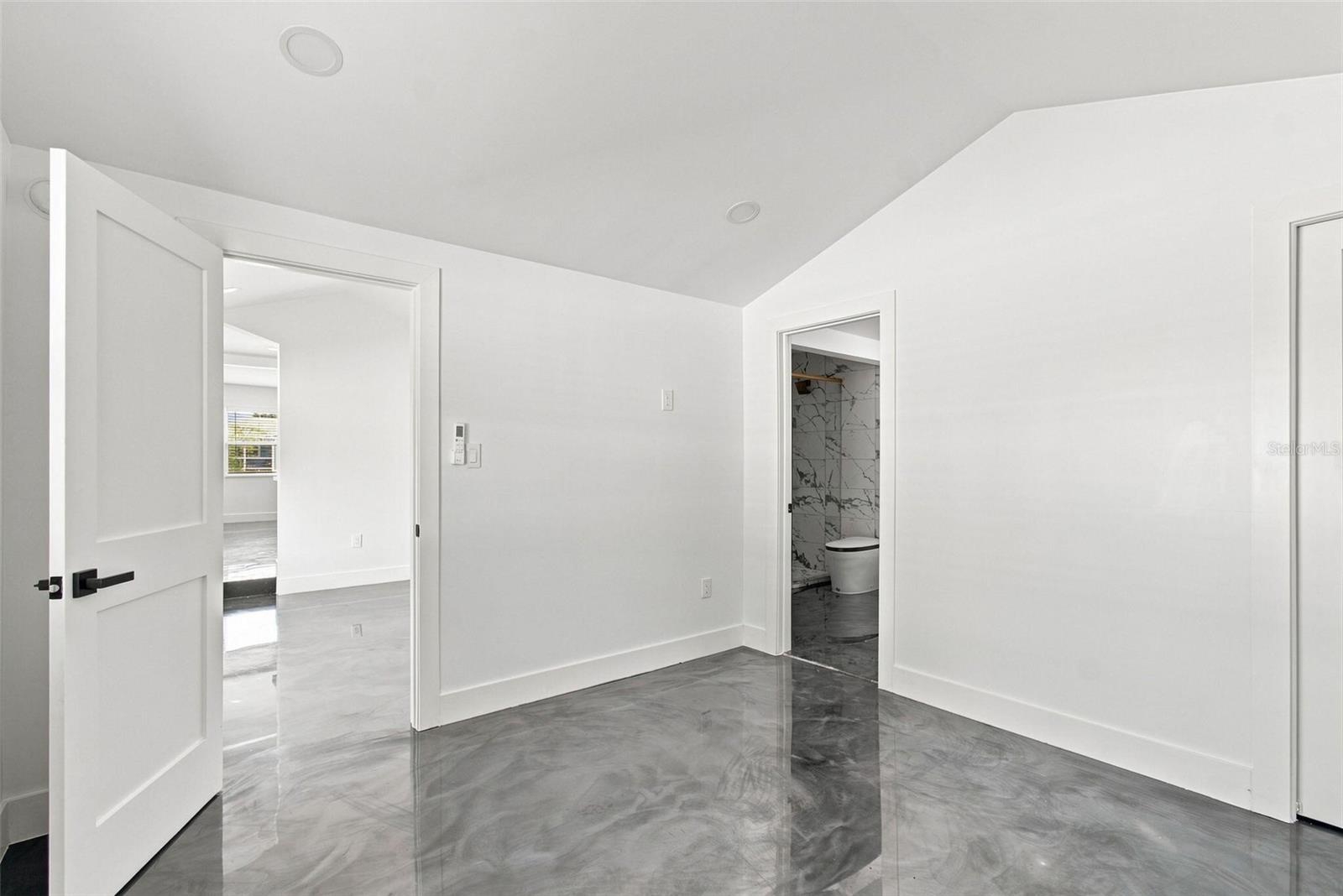 4125 GROVE — photo 11
