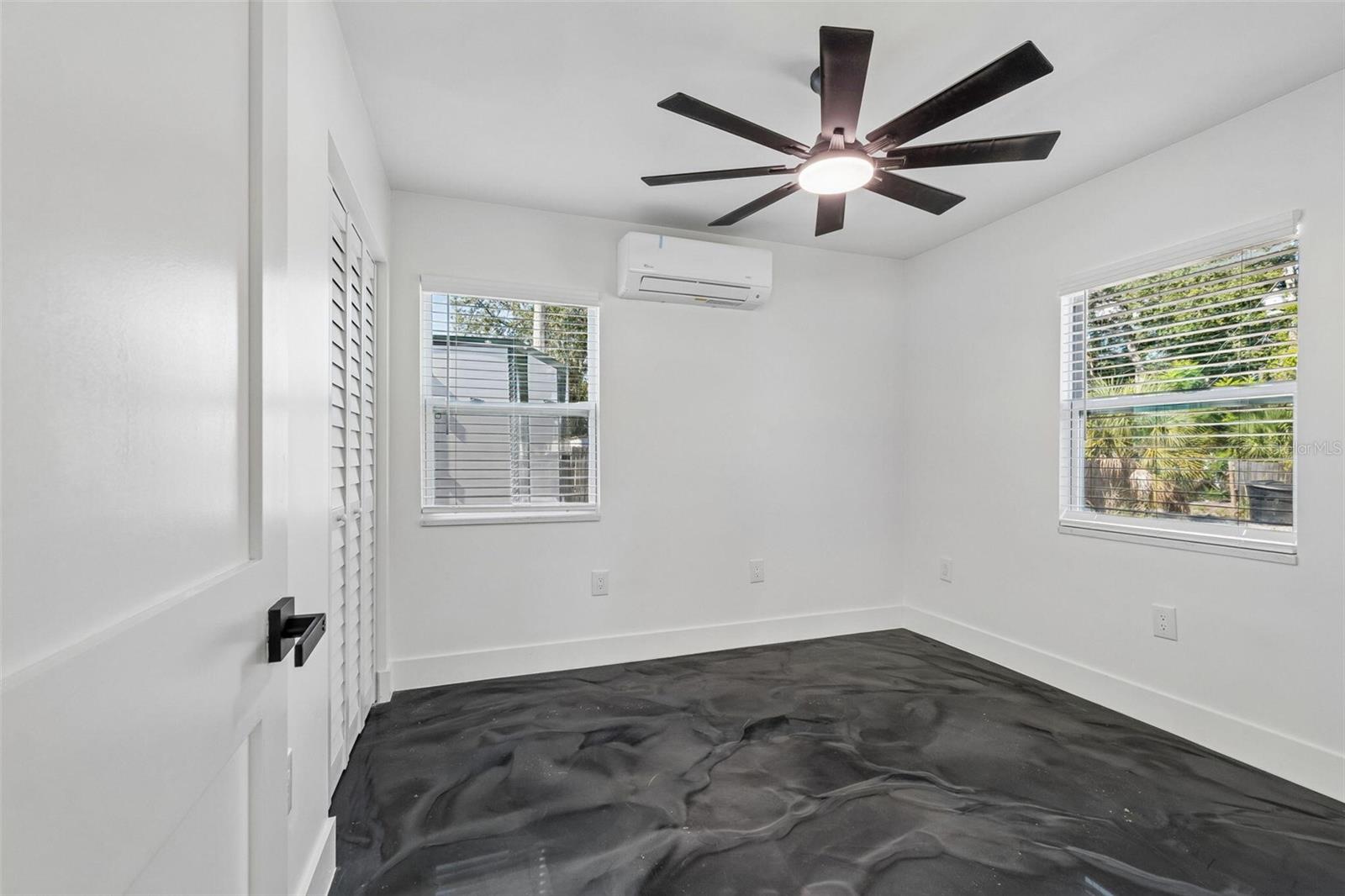 4125 GROVE — photo 19