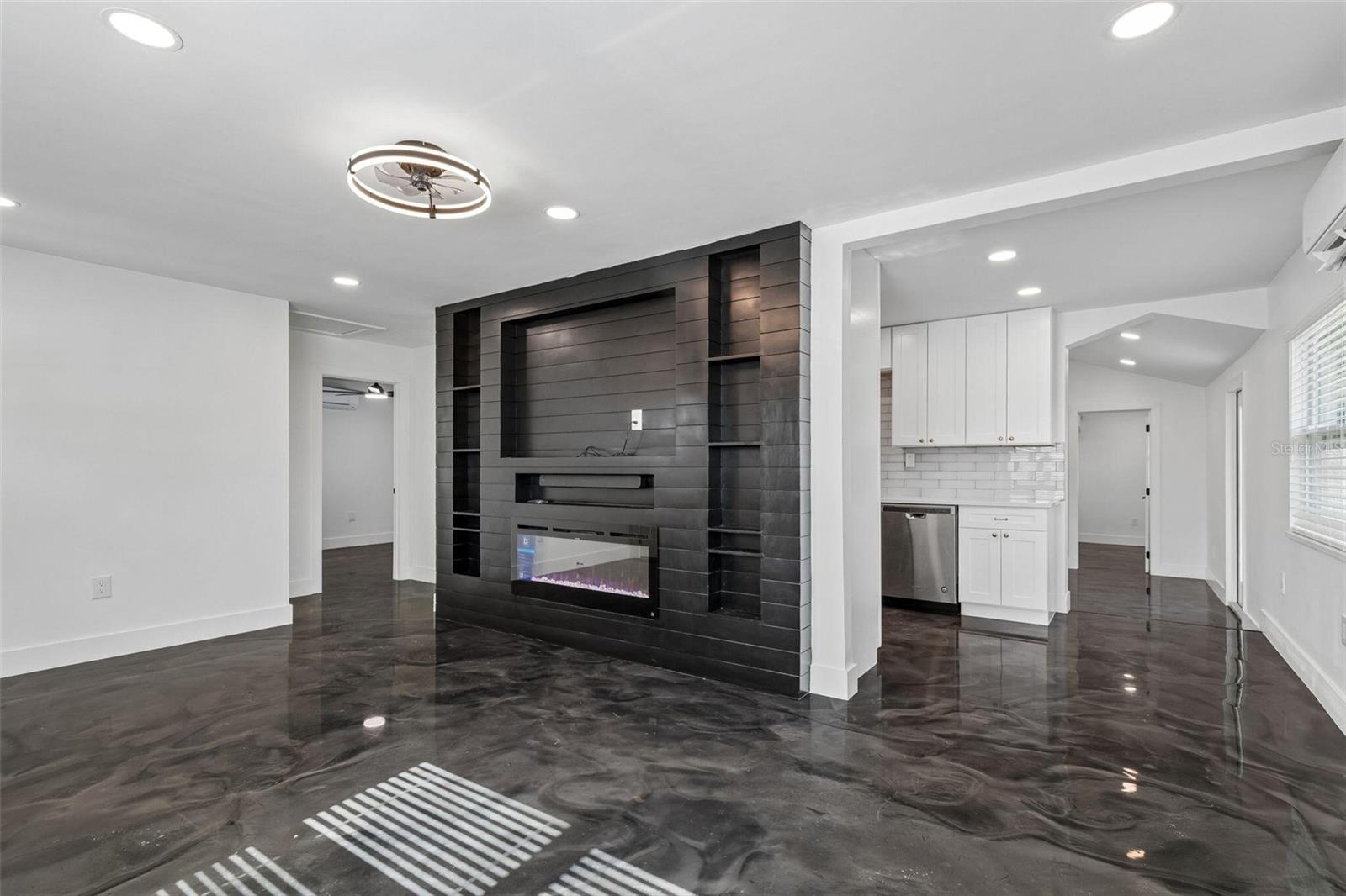 4125 GROVE — photo 8
