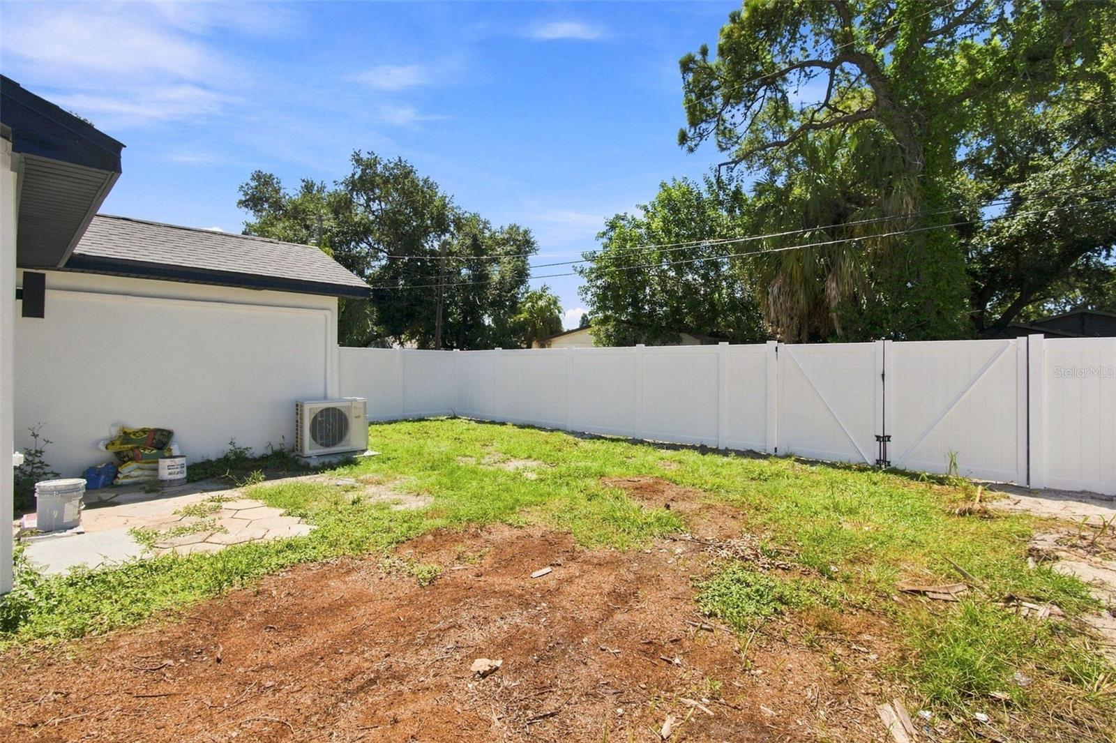4125 GROVE — photo 30