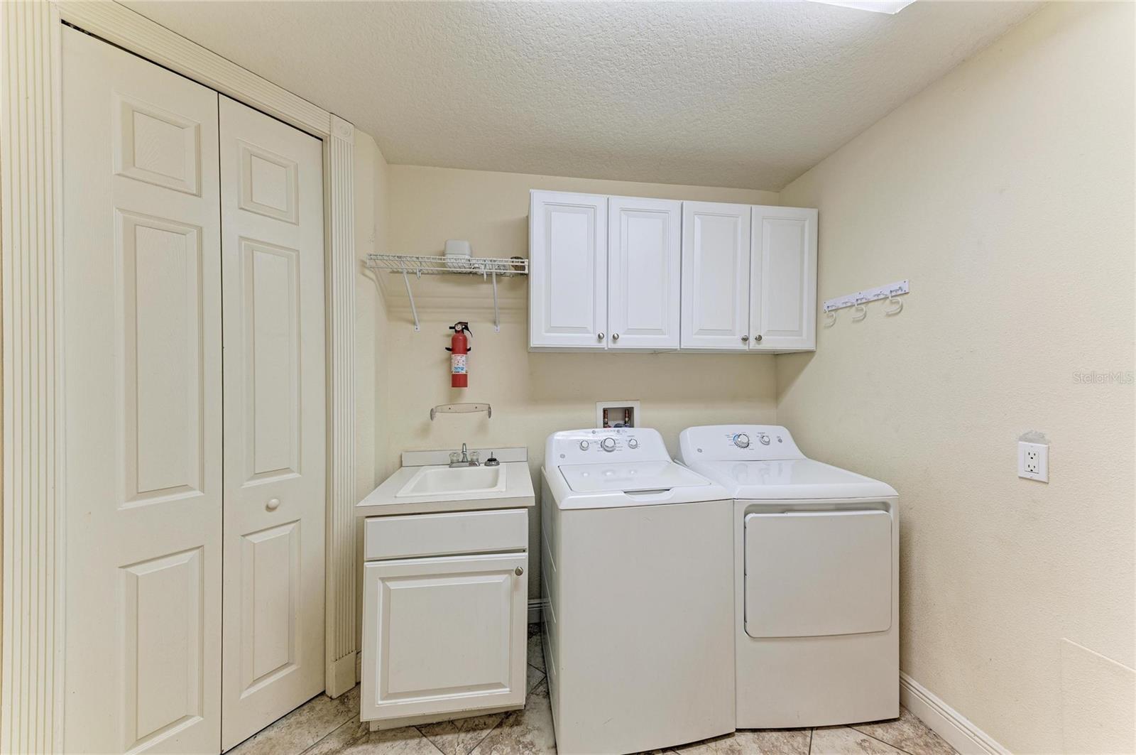 5200 MANORWOOD DR #2D — photo 47