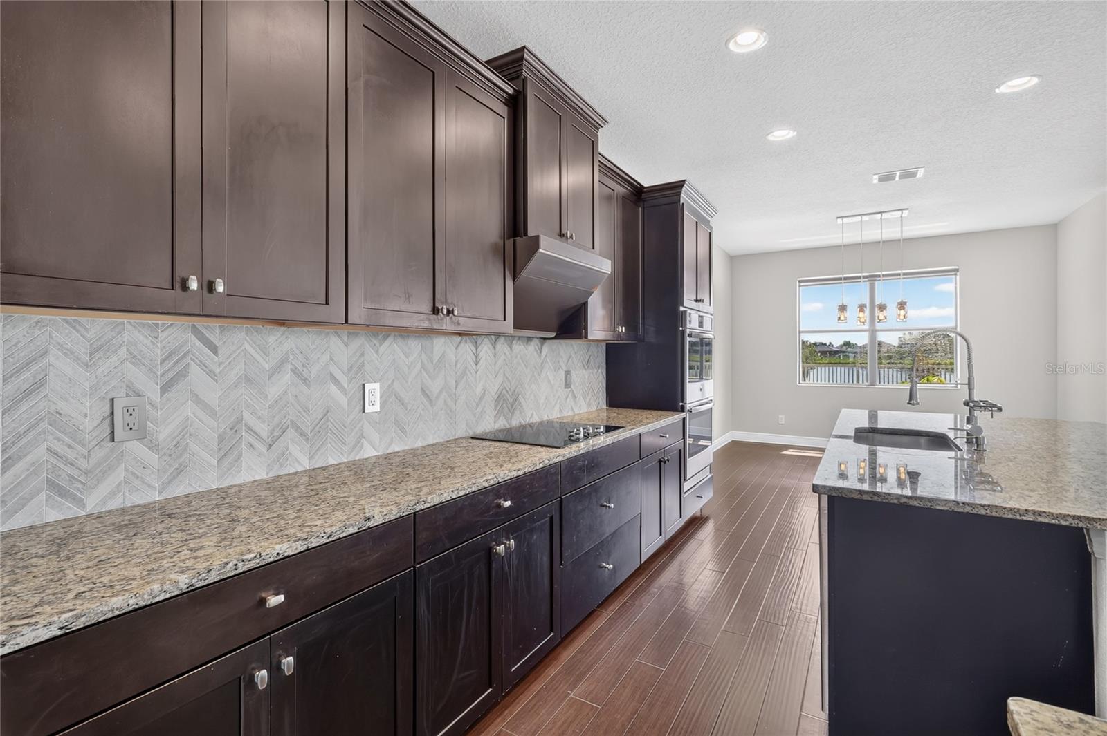 1806 NATURE VIEW DR — photo 32
