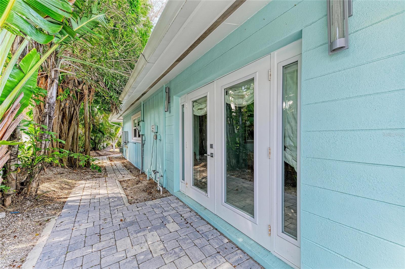 580 LINLEY ST — photo 30