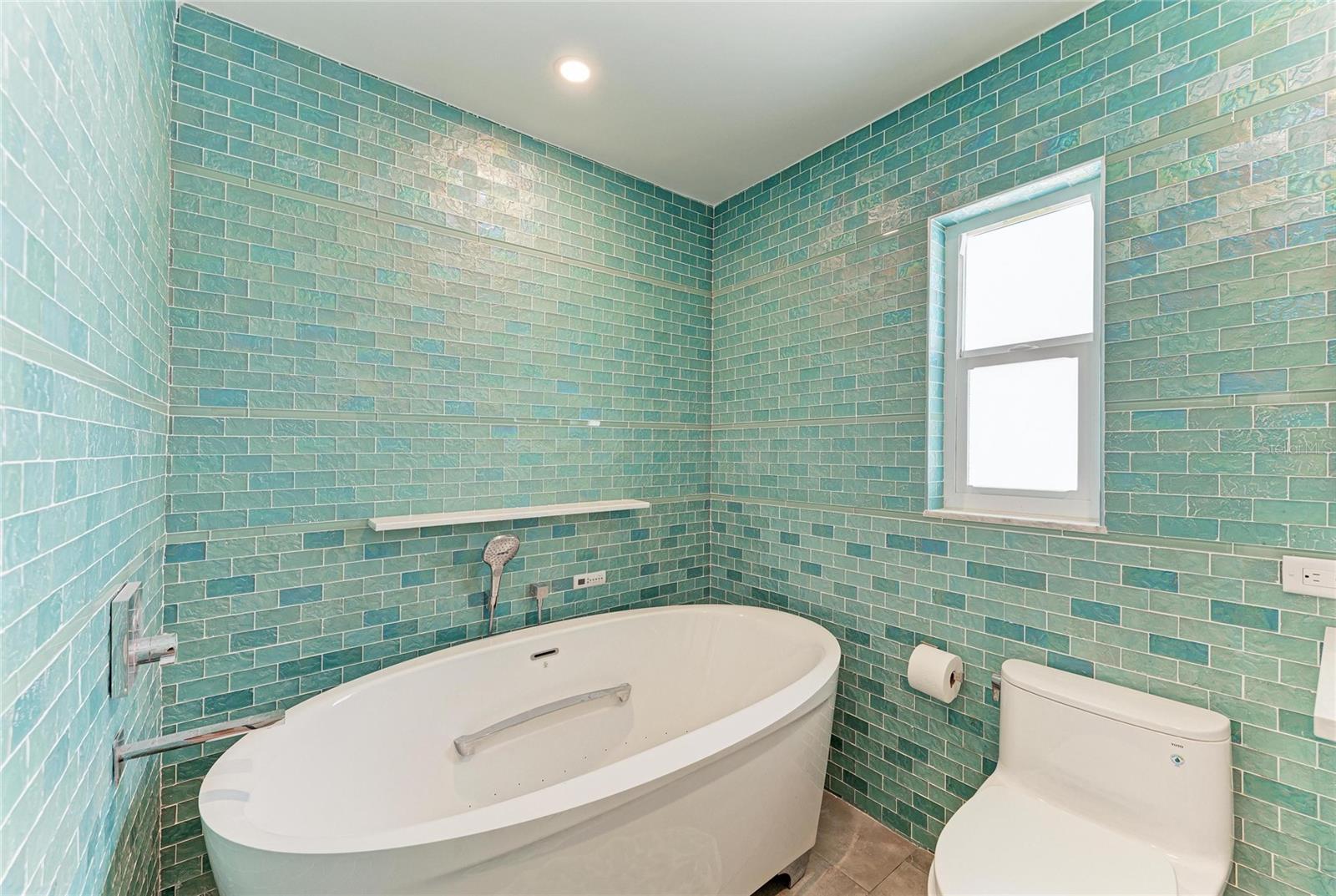 580 LINLEY ST — photo 24