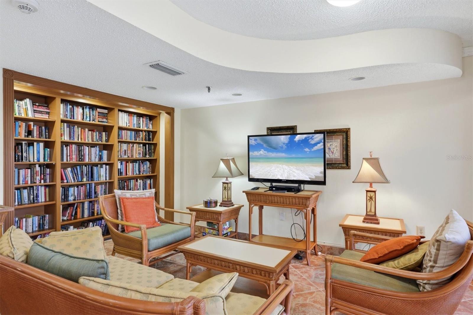 1001 BENJAMIN FRANKLIN DR #206 — photo 37