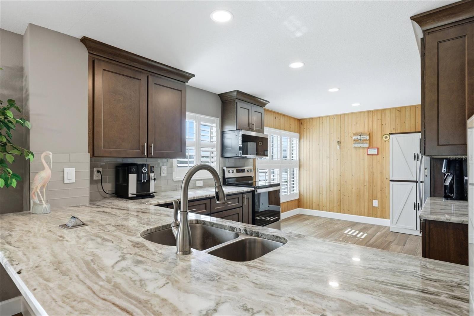1001 BENJAMIN FRANKLIN DR #206 — photo 24