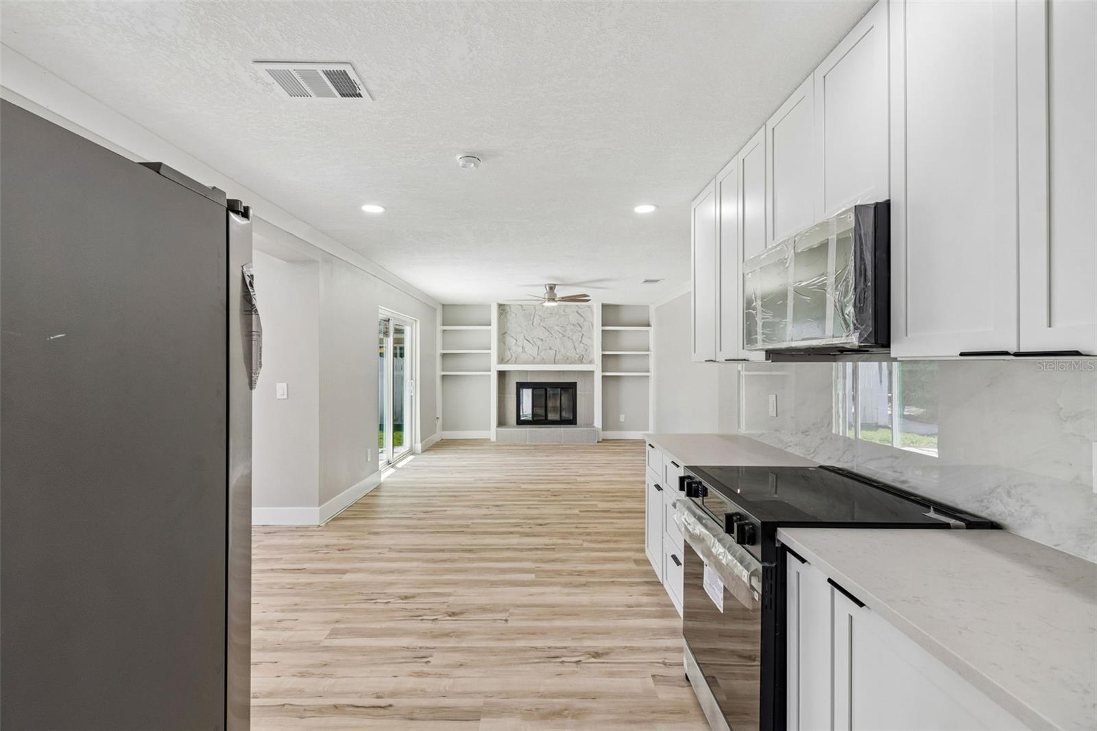 4559 INGERSOL PL — photo 12