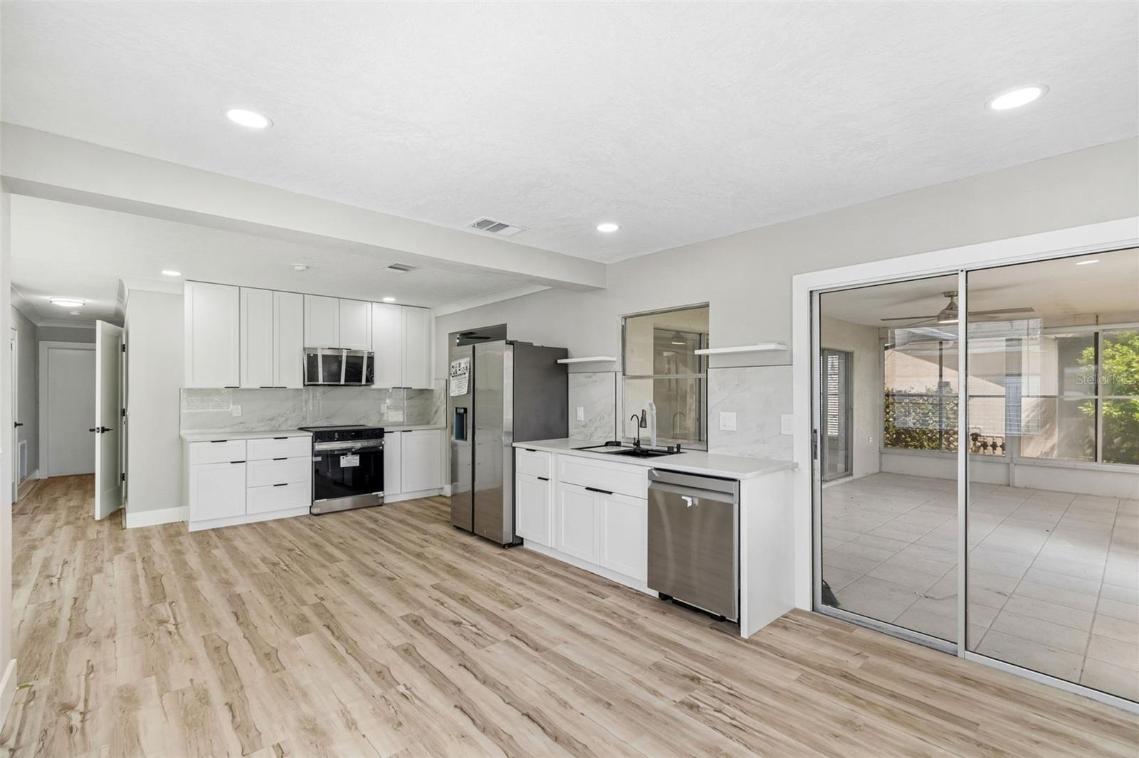 4559 INGERSOL PL — photo 17