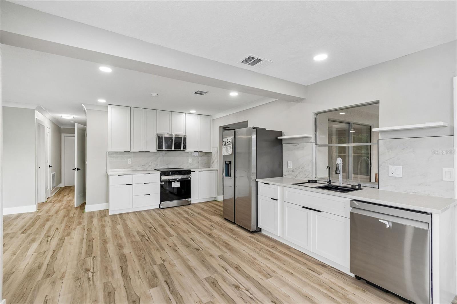 4559 INGERSOL PL — photo 15