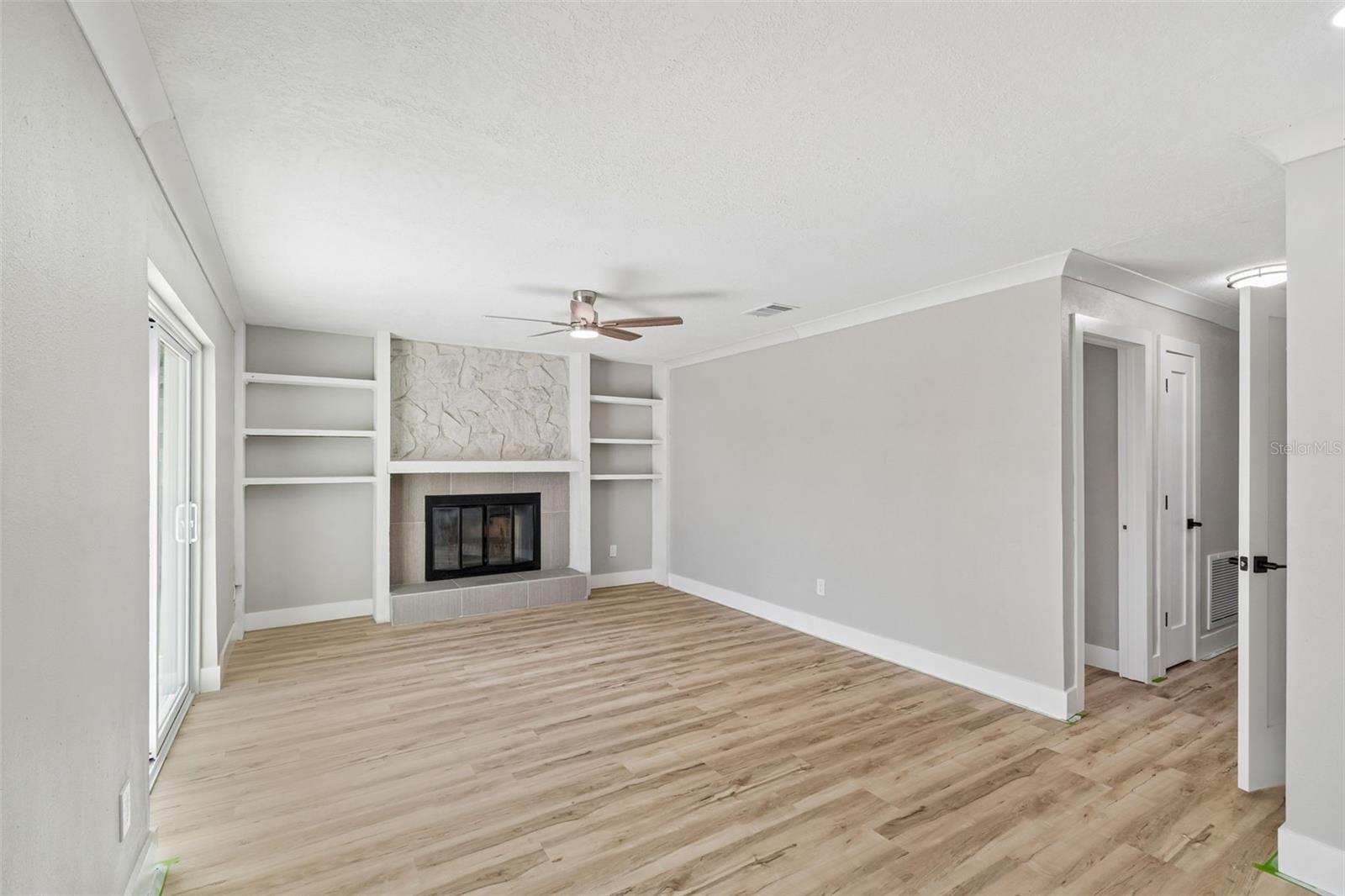 4559 INGERSOL PL — photo 24
