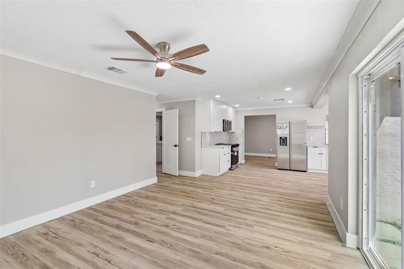 4559 INGERSOL PL — photo 21