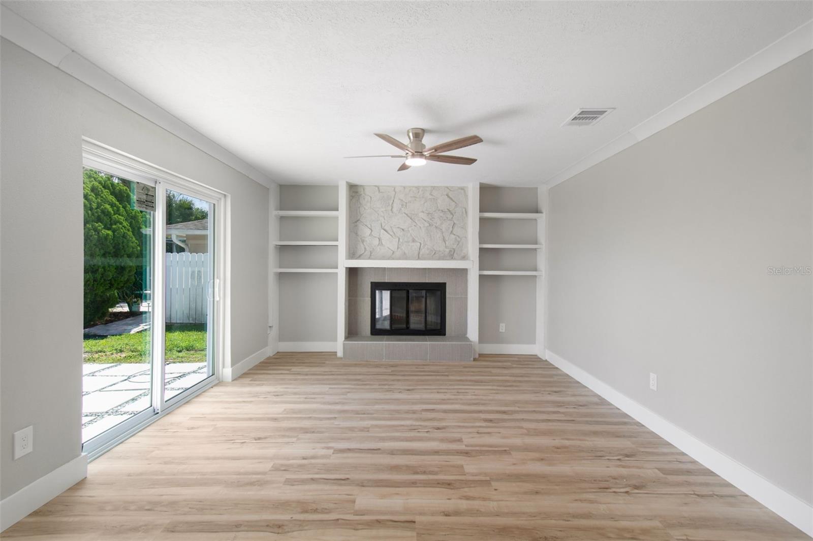 4559 INGERSOL PL — photo 25