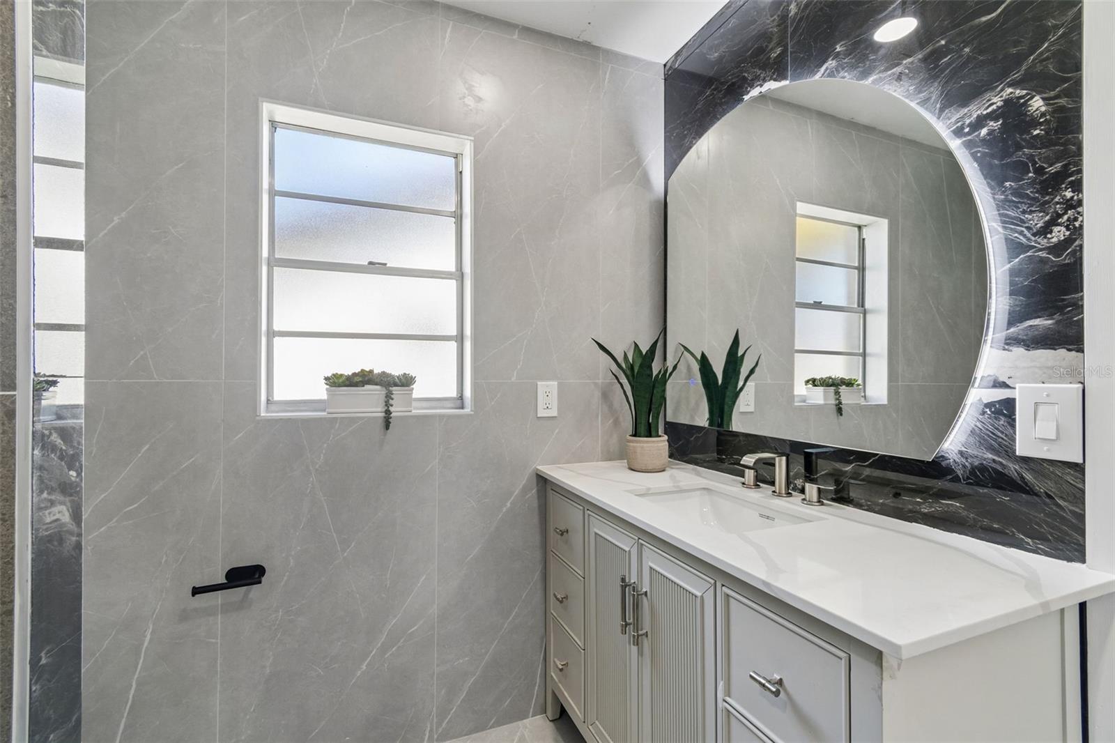 4559 INGERSOL PL — photo 35