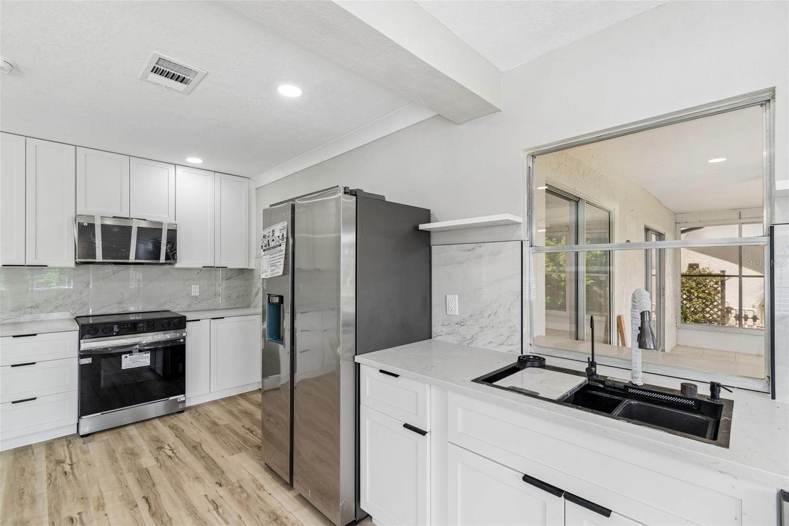 4559 INGERSOL PL — photo 16